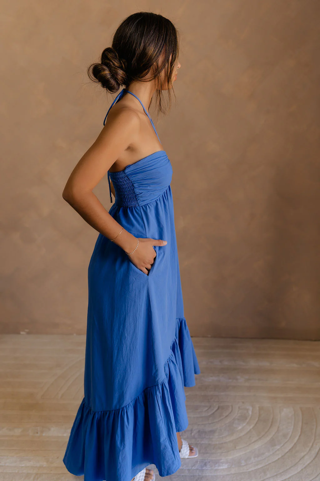 Ada Blue Ruched Sleeveless Midi Dress - Image 4