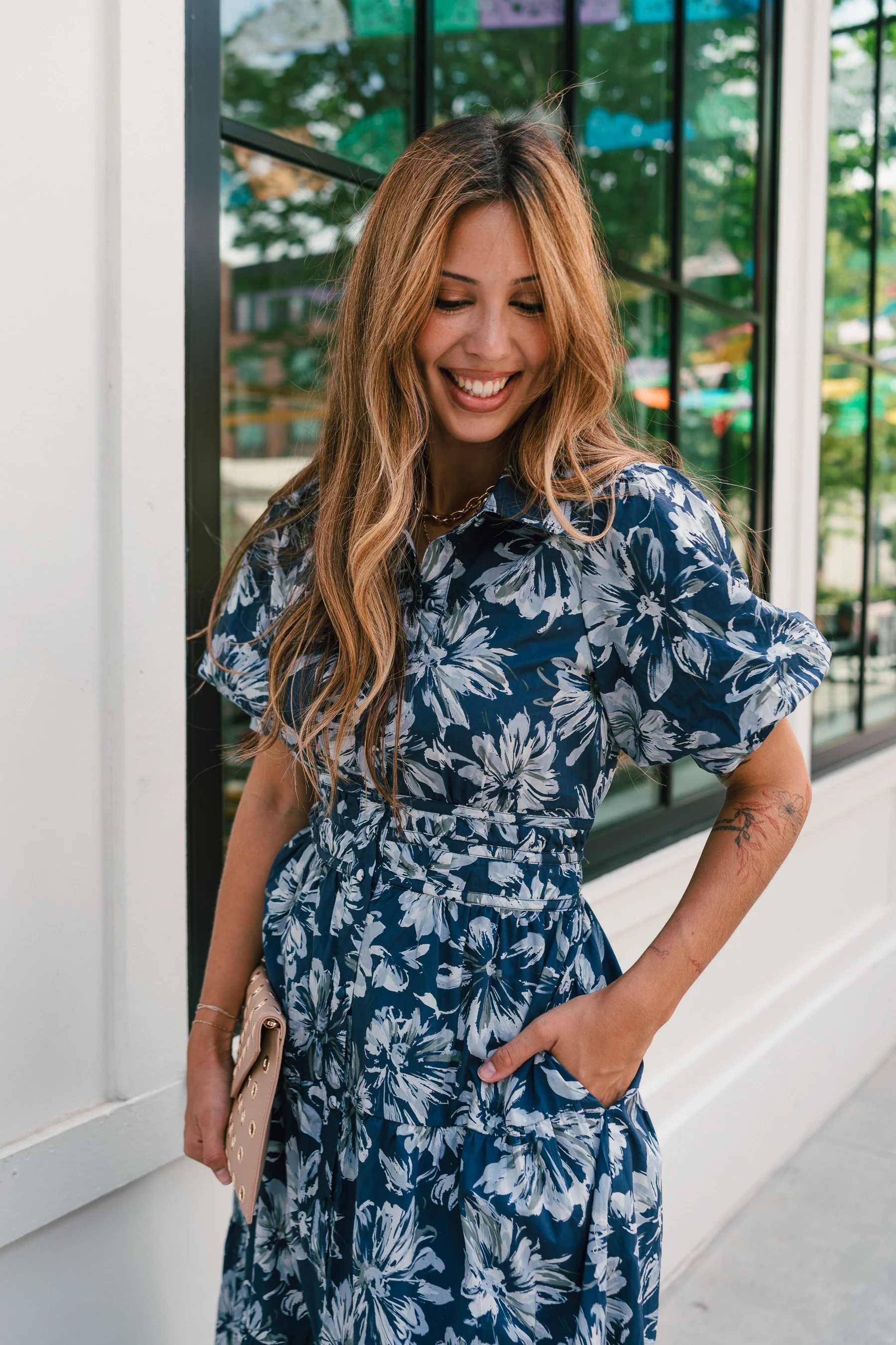 Abigail Blue Floral Short Sleeve Midi Dress - Image 4