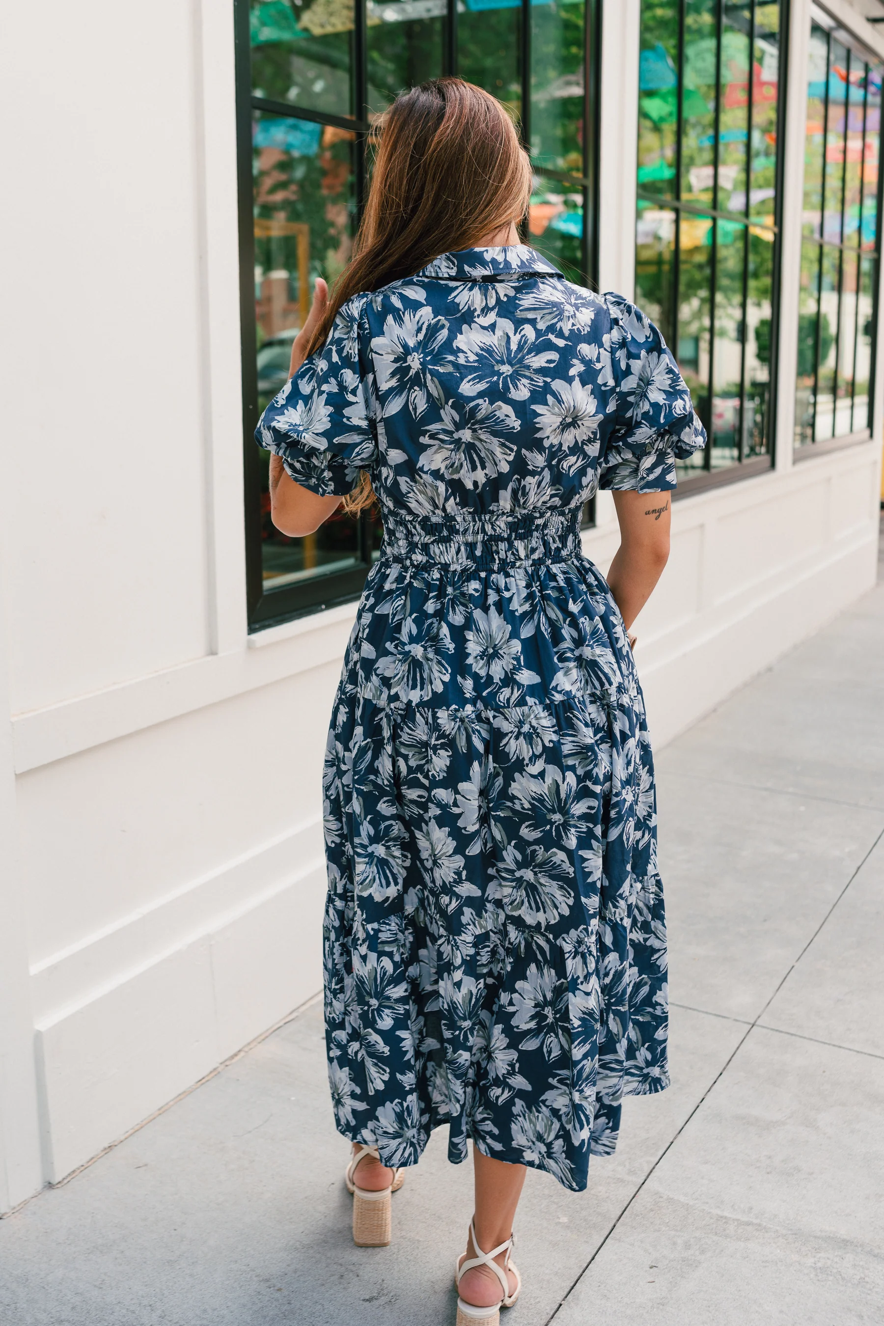 Abigail Blue Floral Short Sleeve Midi Dress - Image 7