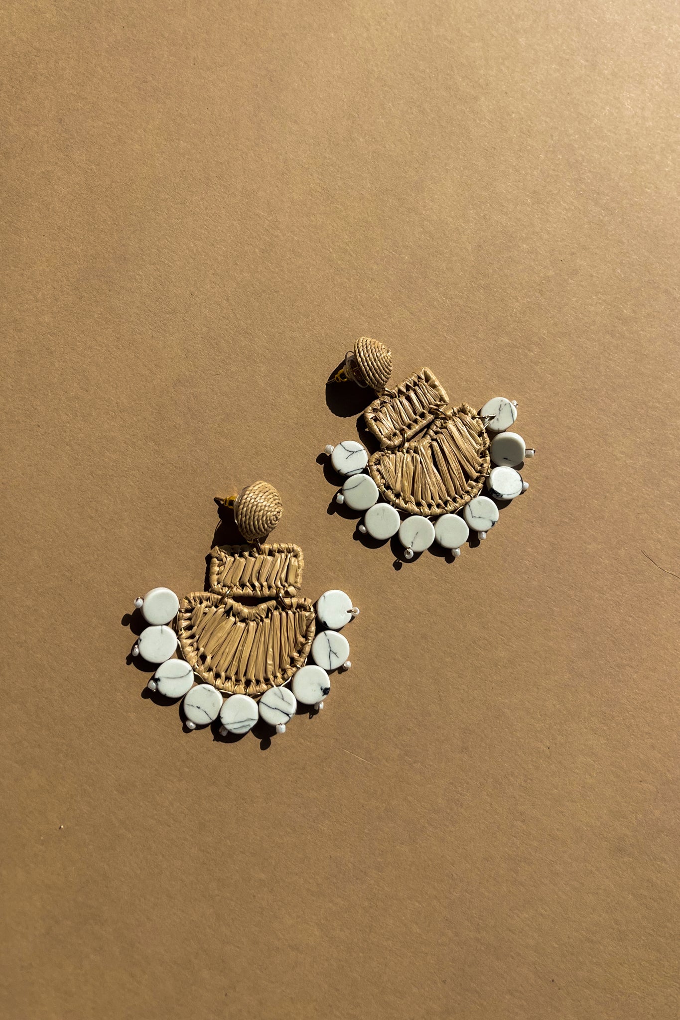 Alina Marble & Woven Straw Dangle Earring - Image 3