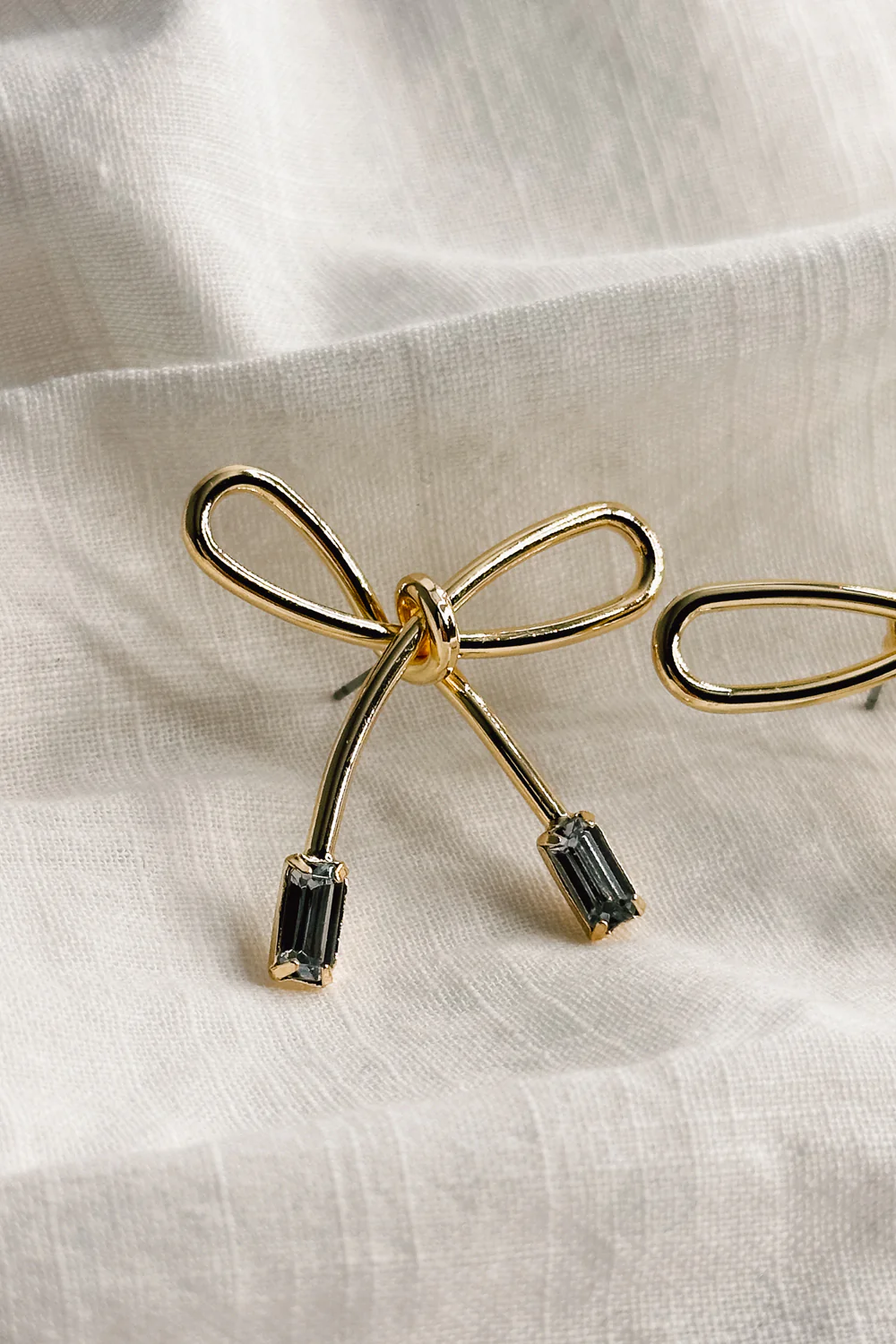 Alisa Gold & Baguette Stone Bow Shaped Earring - Image 3