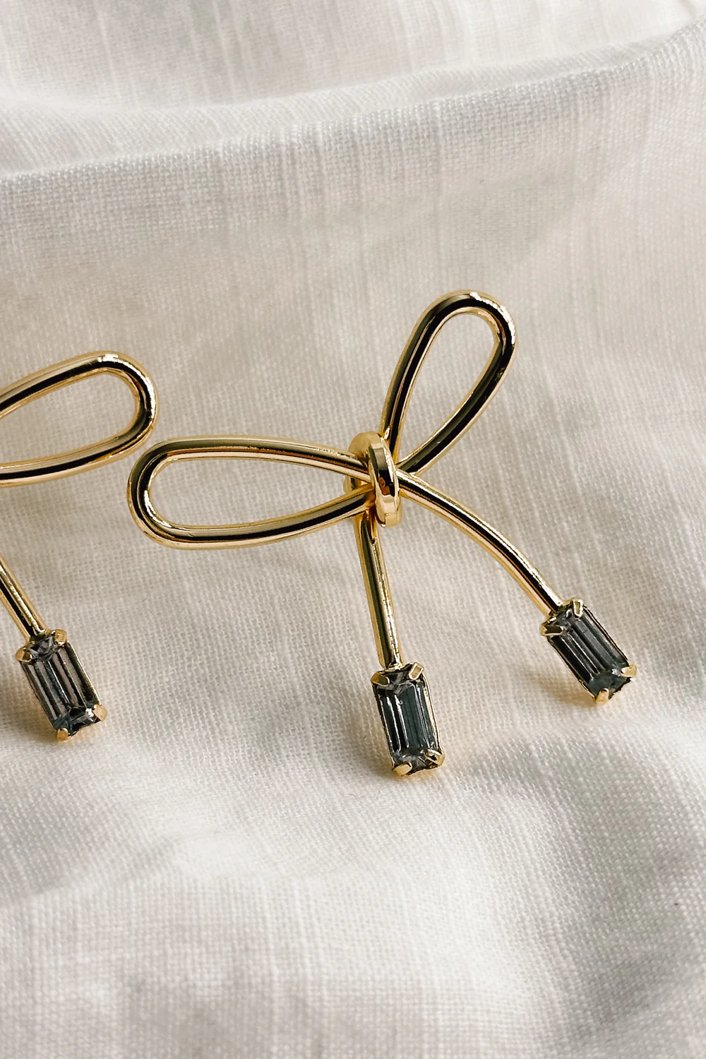 Alisa Gold & Baguette Stone Bow Shaped Earring - Image 4