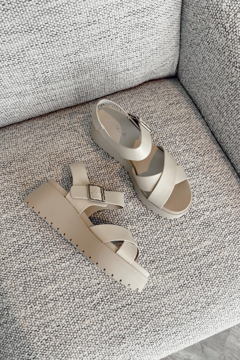 Alyssa Platform Sandals - Image 4