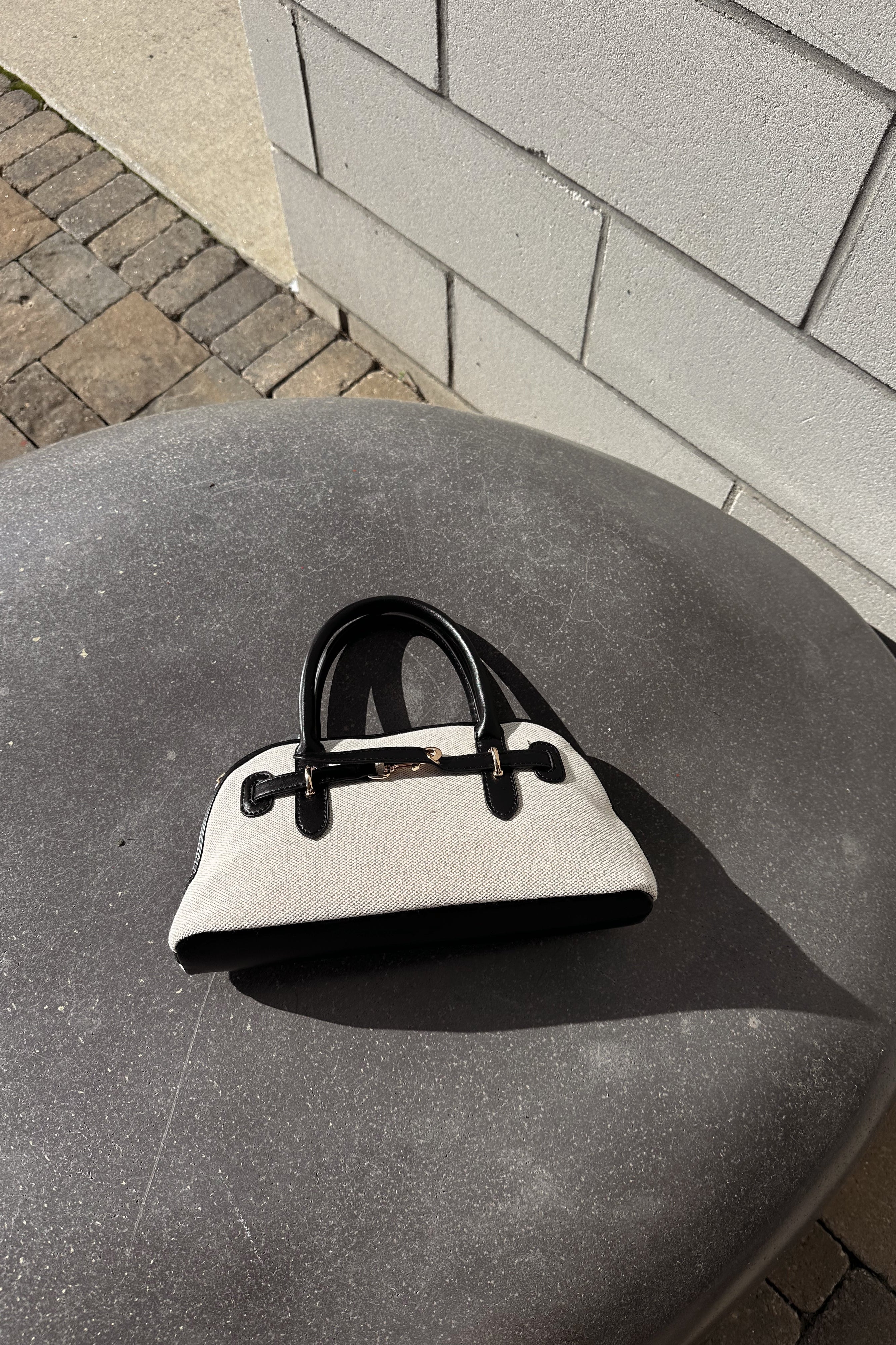 Amelia Ivory & Black Shoulder Purse - Image 3