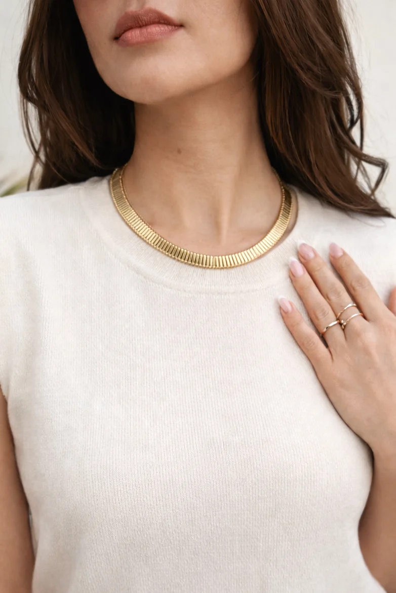 Amora Gold Flat Ribbed Necklace