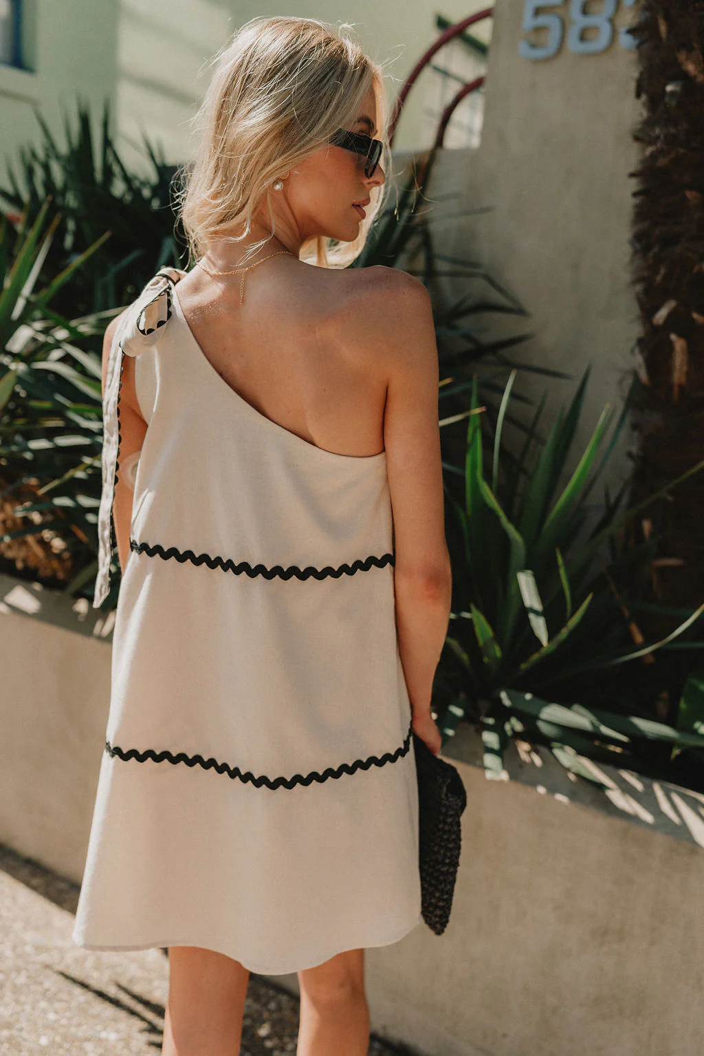 Aria Oatmeal & Black Wavy One-Shoulder Mini Dress - Image 5