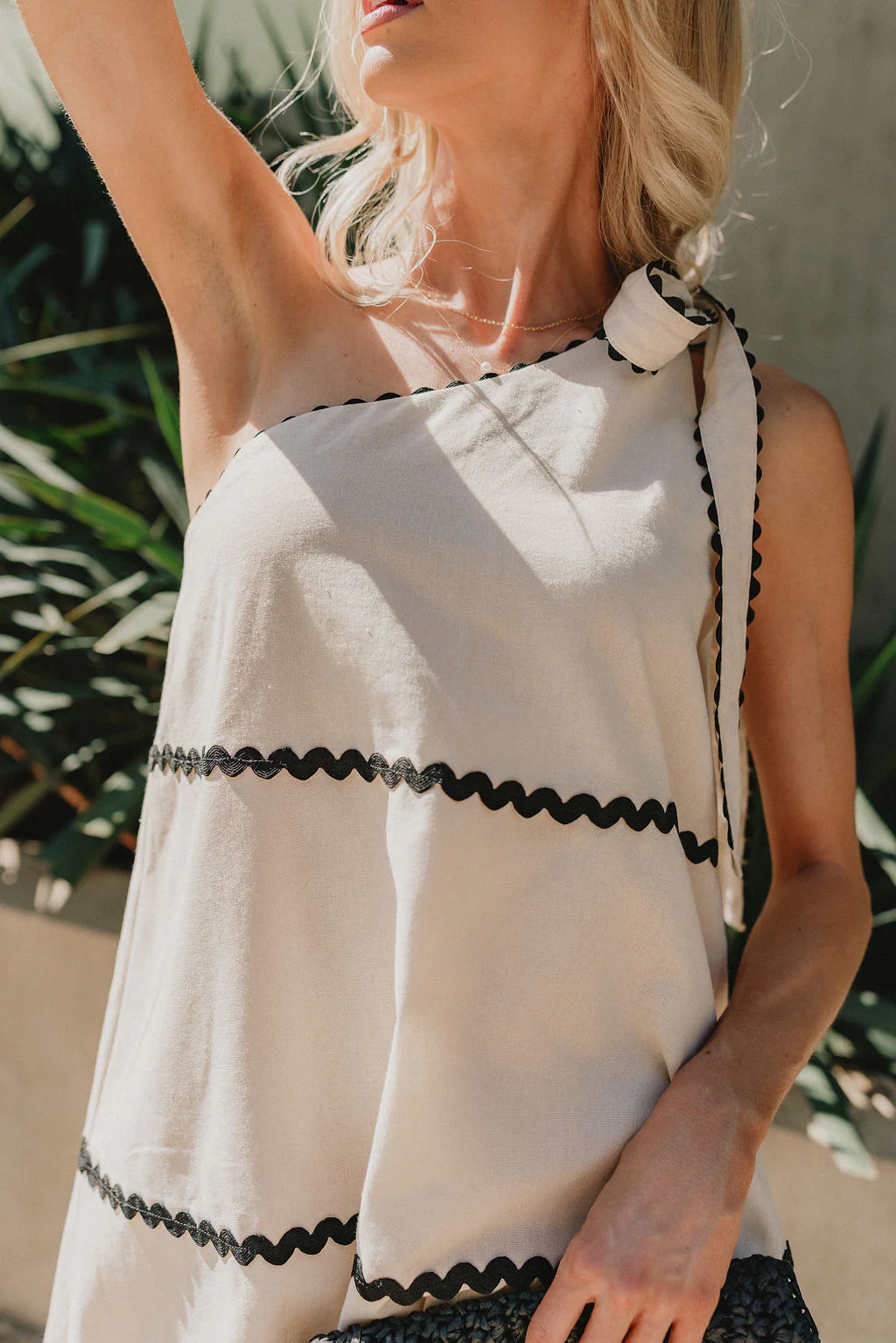 Aria Oatmeal & Black Wavy One-Shoulder Mini Dress - Image 6