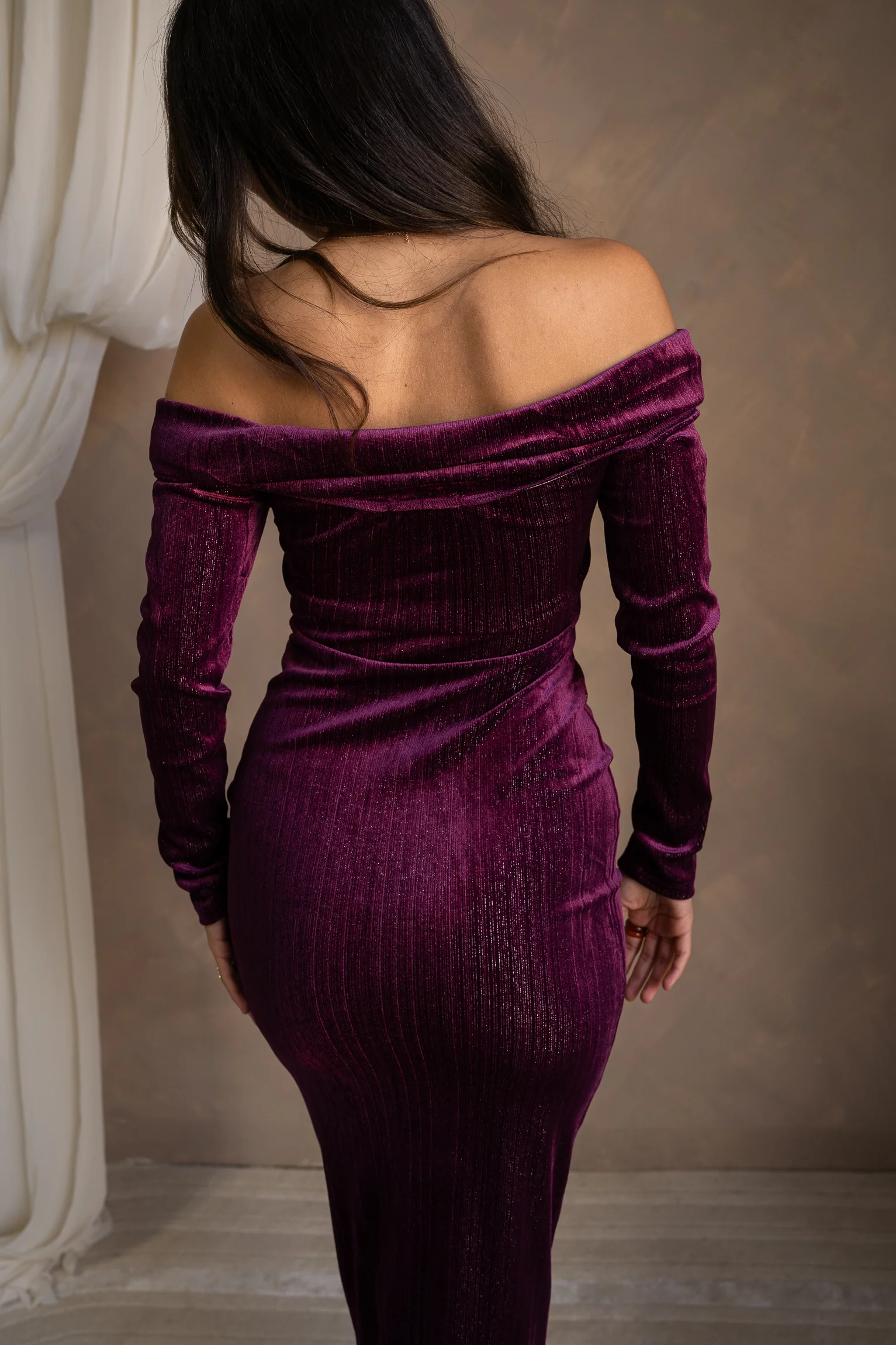 Arianna Plum Velvet Midi Dress - Image 6