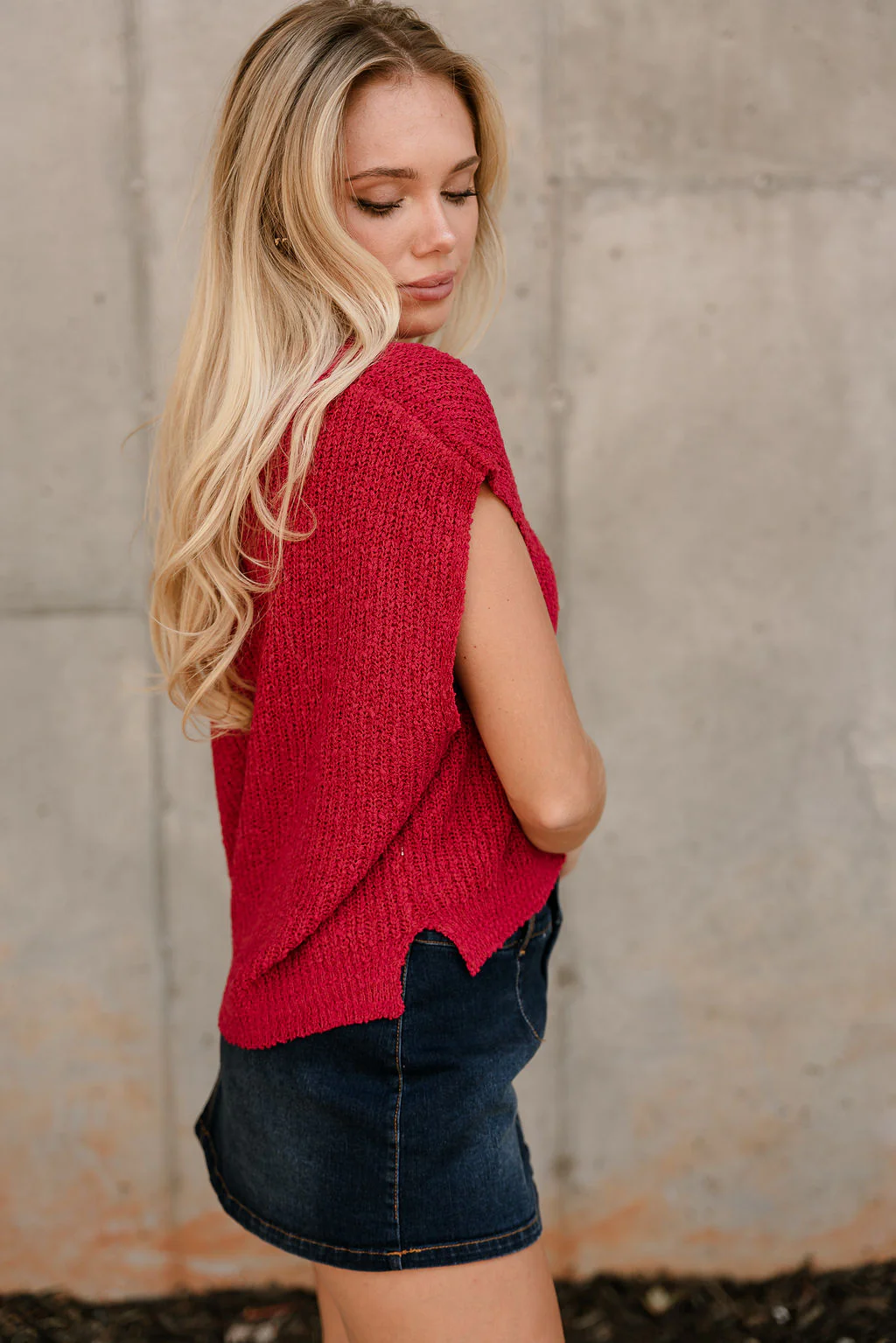 Ava Red Sleeveless Sweater - Image 5