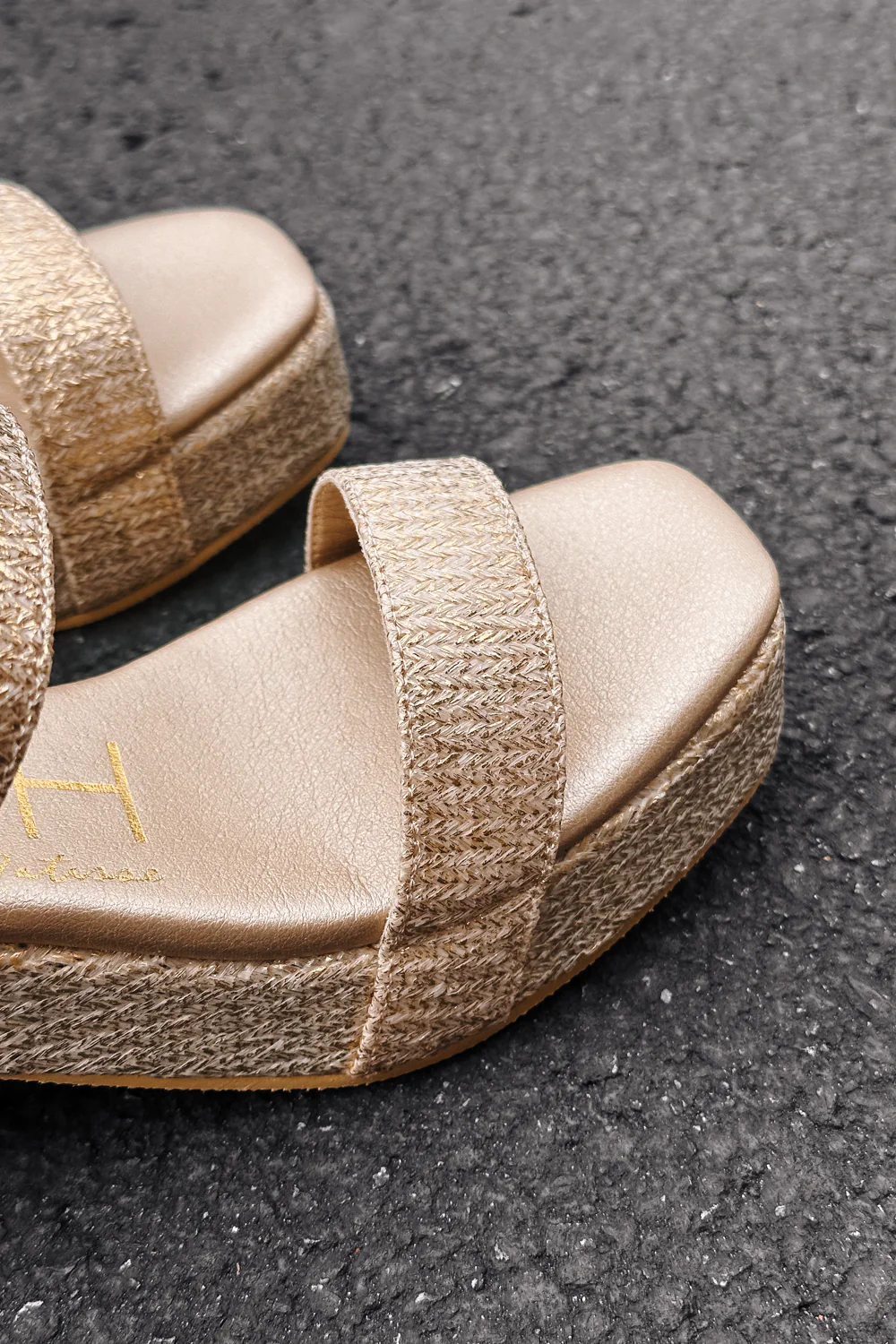 Beach by Matisse Sable Gold Platform Sandal - Image 2