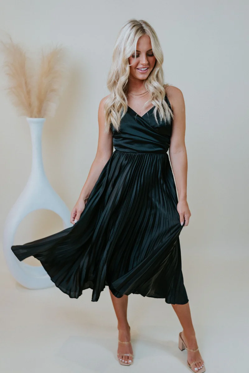 Stealing Hearts Midi Dress - Image 3