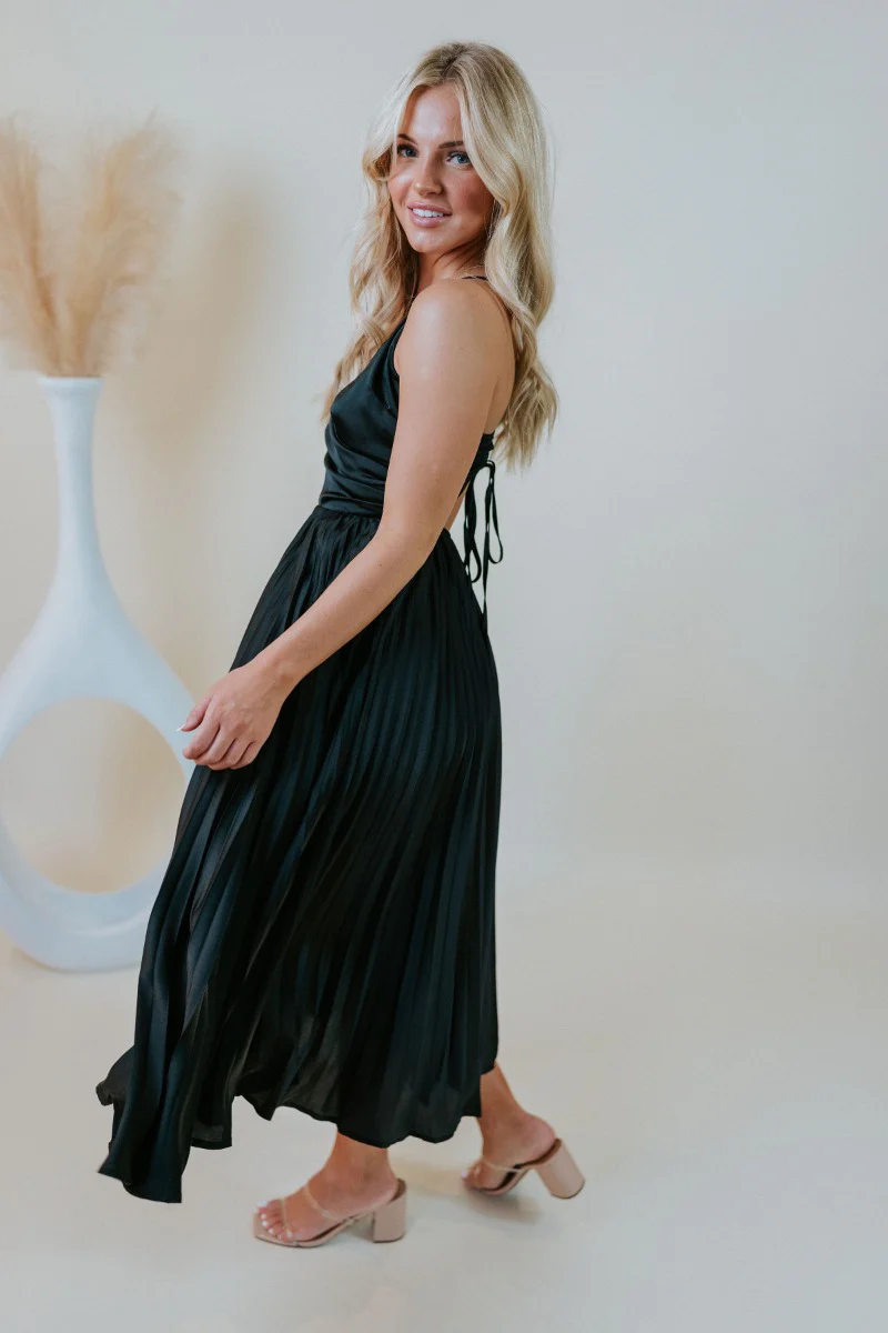 Stealing Hearts Midi Dress - Image 4