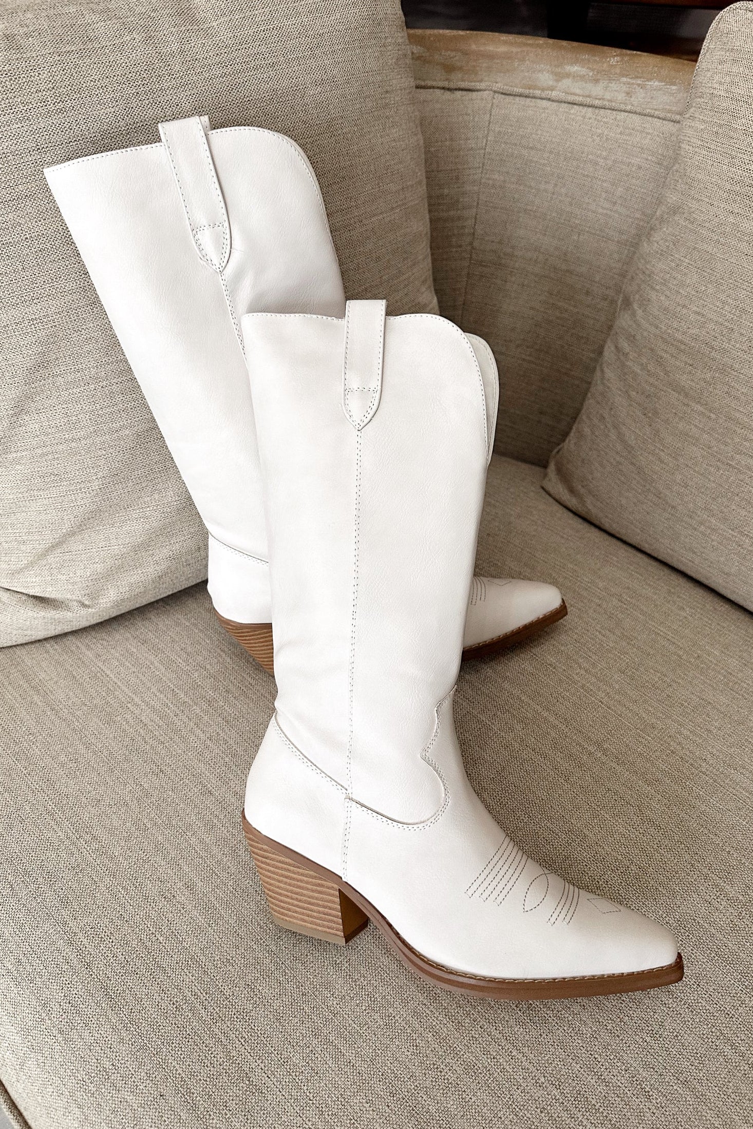 Matisse Bodhi Distressed White Western Boot