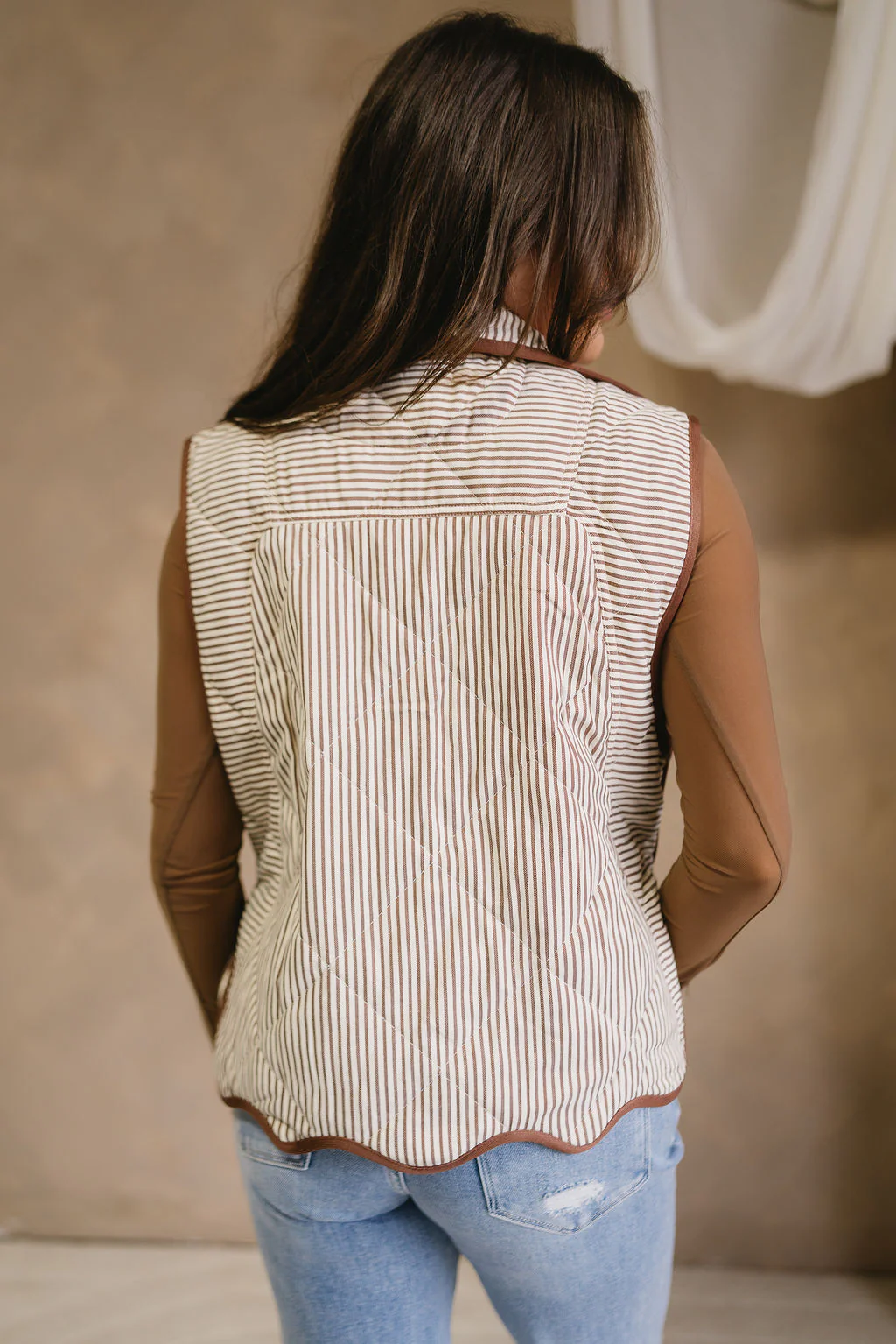 Capri Stripe Scallop Hem Vest - Image 10