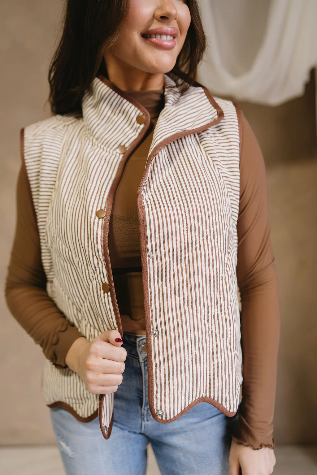 Capri Stripe Scallop Hem Vest - Image 6