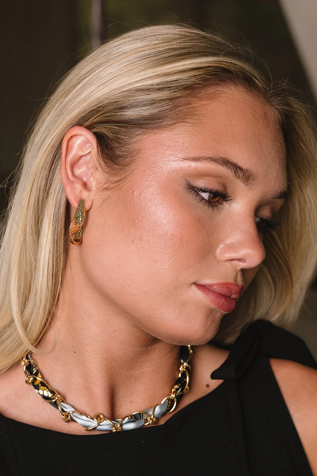 Chantel Gold Hammered Twist Hoop Earrings - Image 2