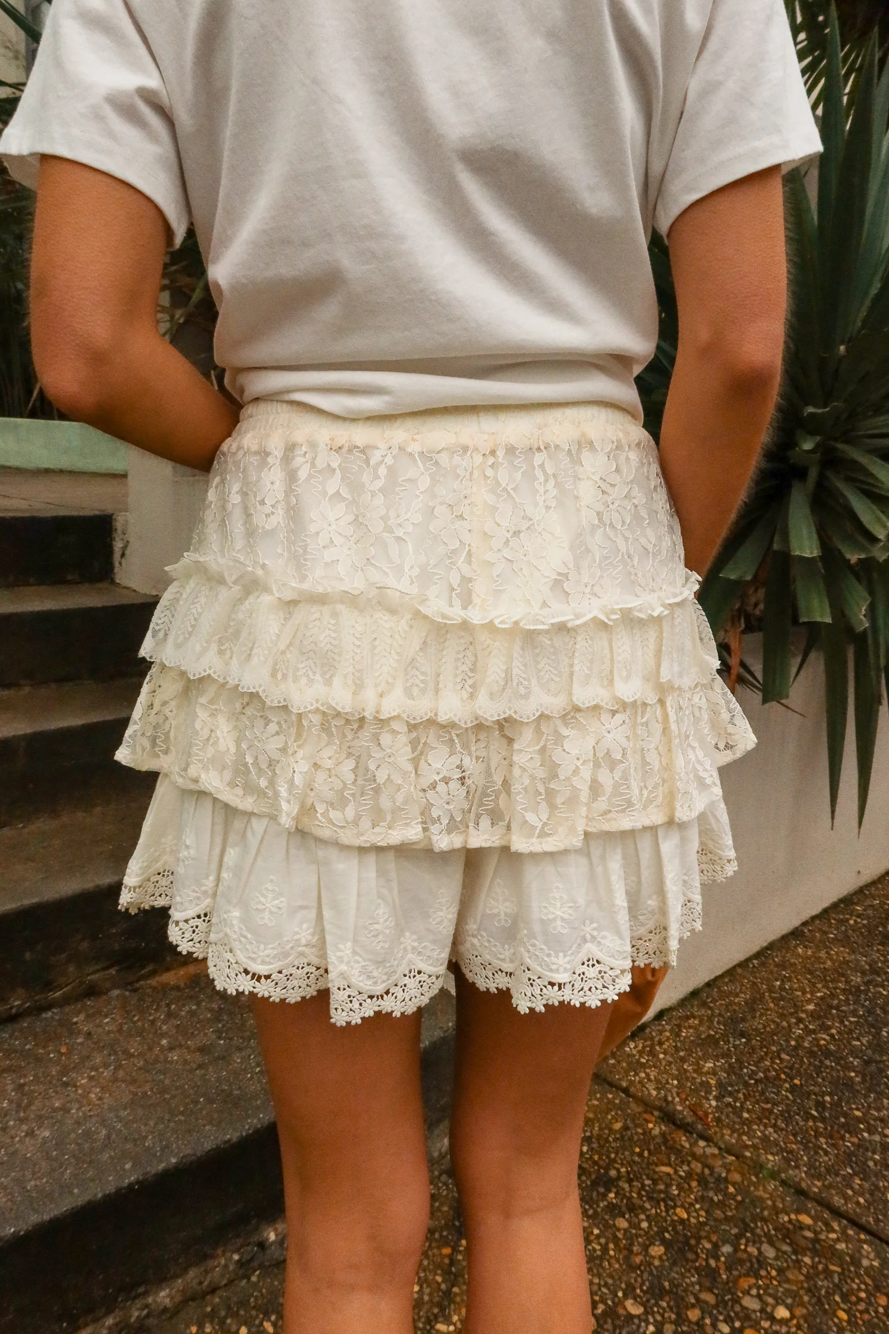Chloe Cream Lace Tiered Shorts - Image 4