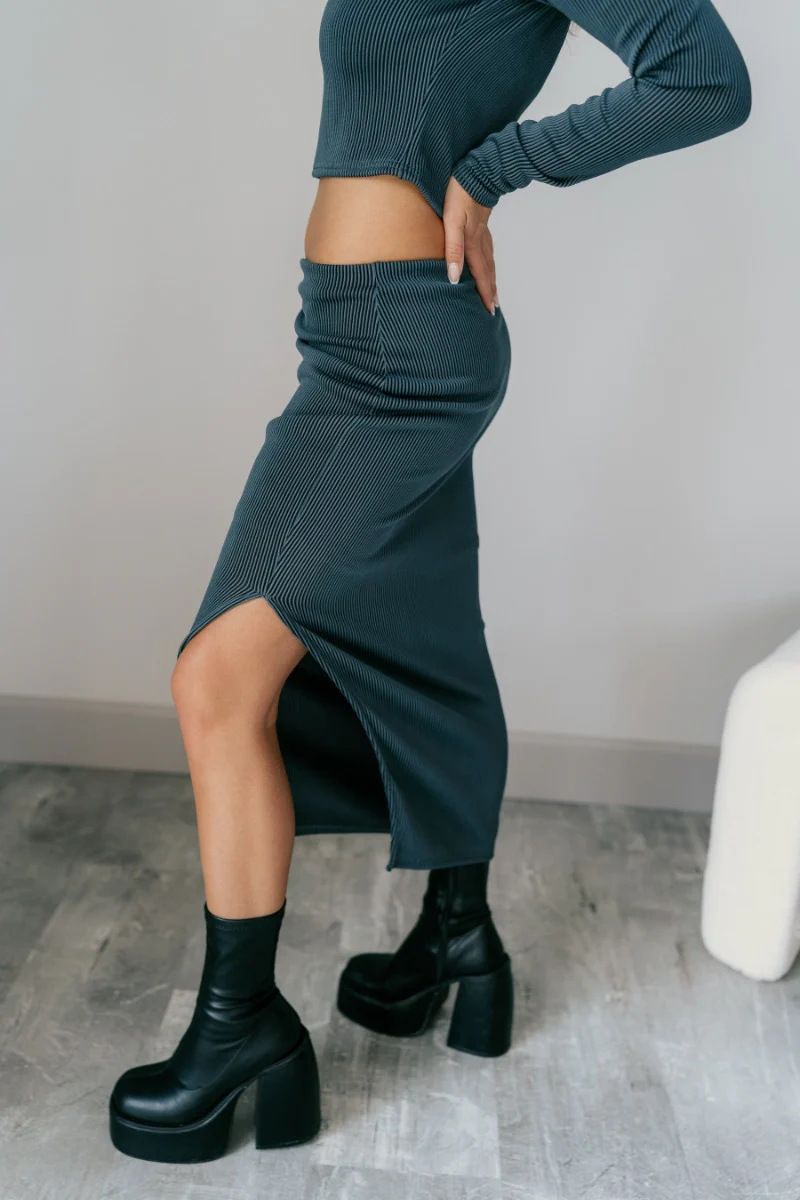 Collins Grey Ribbed Midi Skirt - Image 4