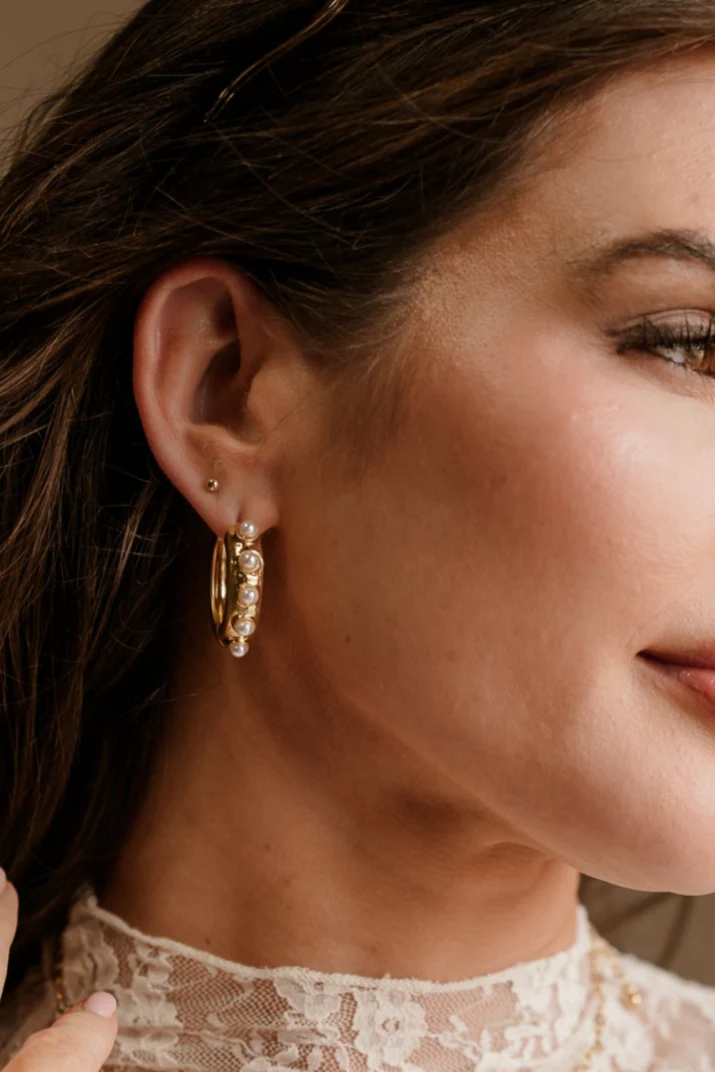 Delilah Gold & Pearl Hoop Earrings