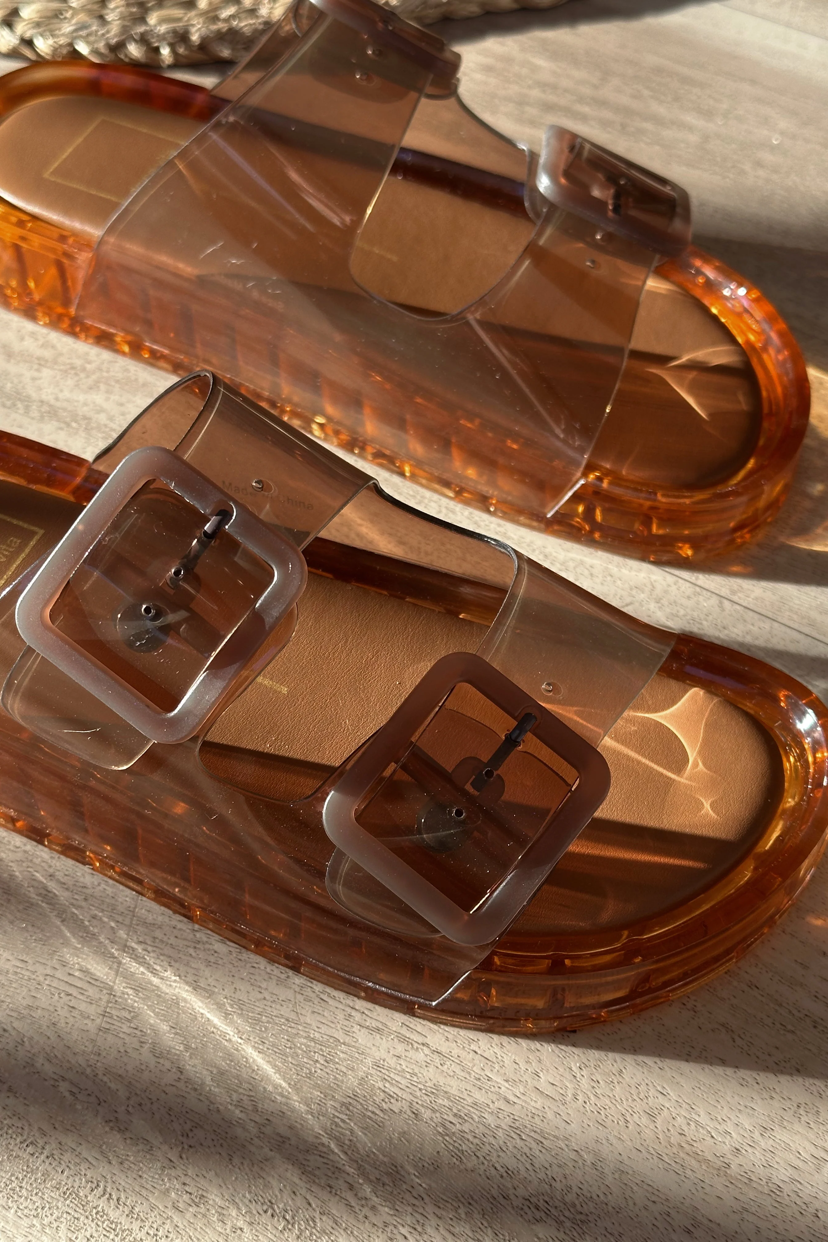 Dolce Vita Julio Whiskey Vinyl Sandal - Image 2
