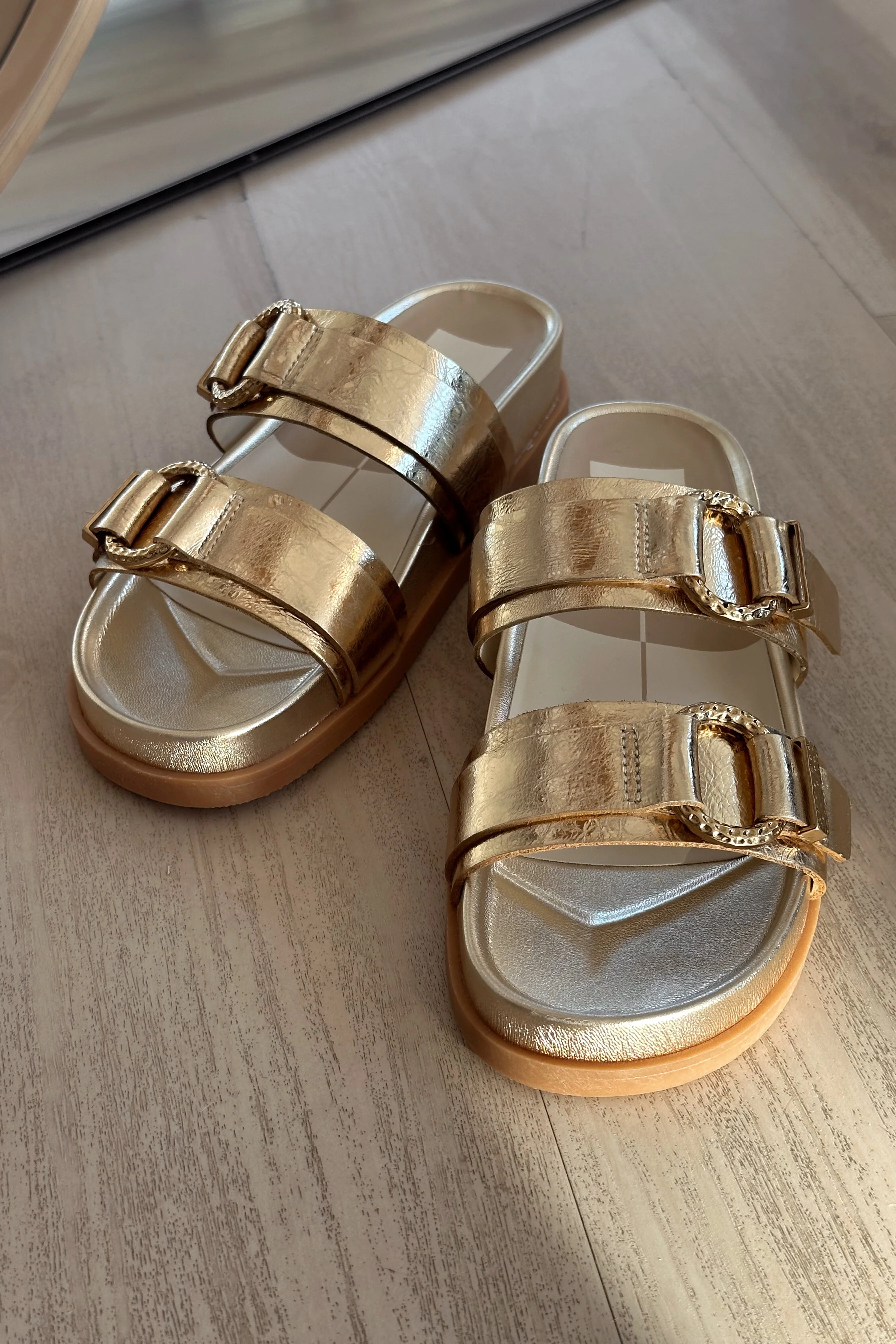 Dolce Vita Soya Gold Distressed Leather Sandal - Image 5