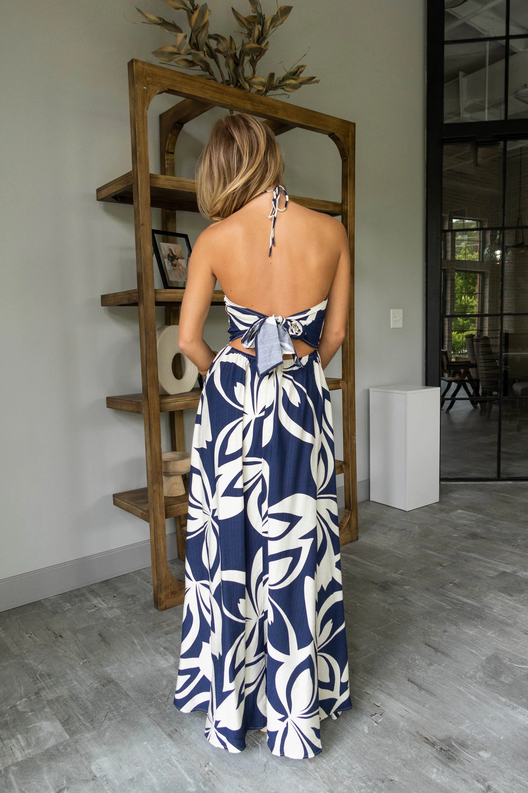 Everleigh Navy Tropical Print Maxi Dress - Image 3