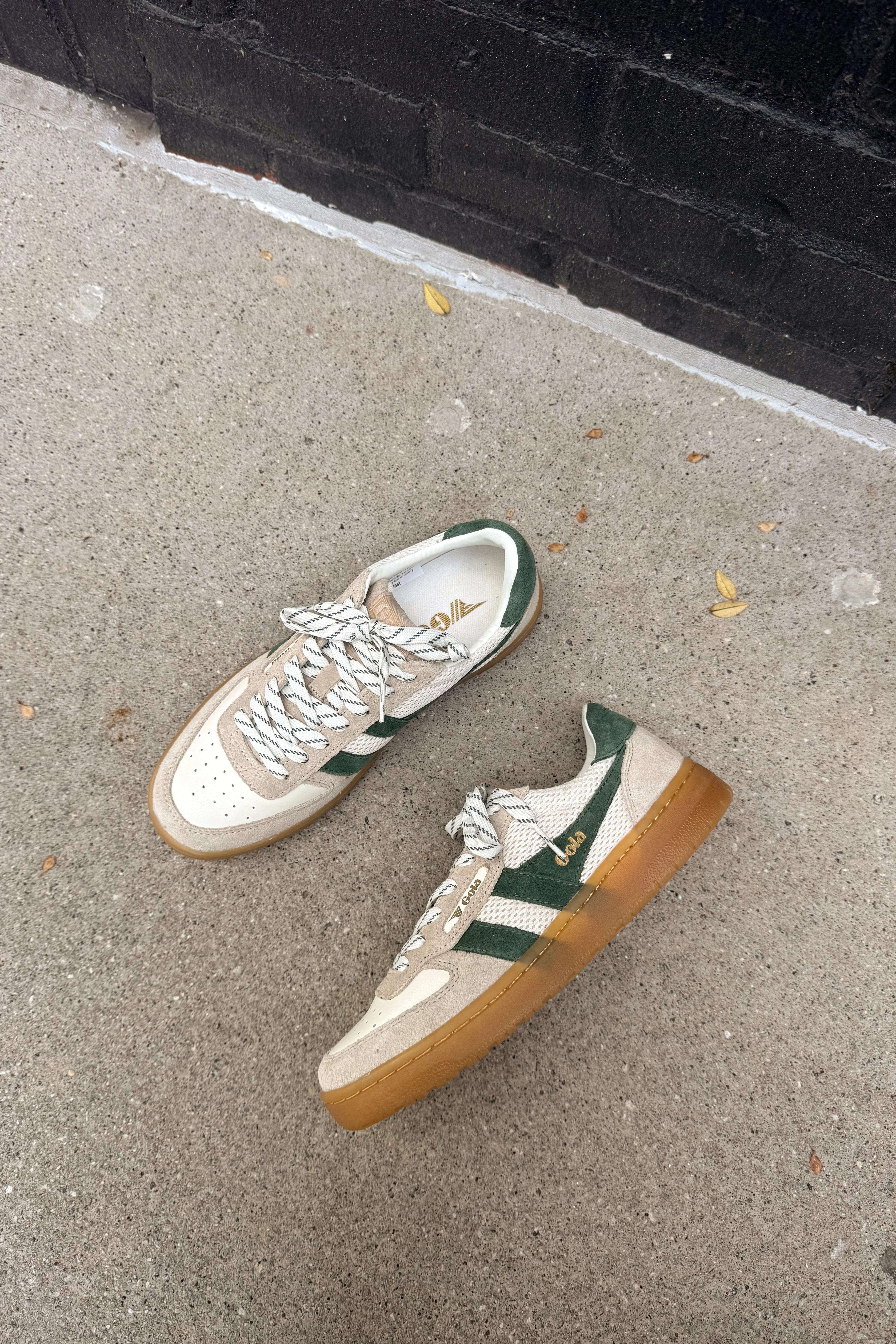 Gola Hawk Trainer Off White & Evergreen Sneaker - Image 4