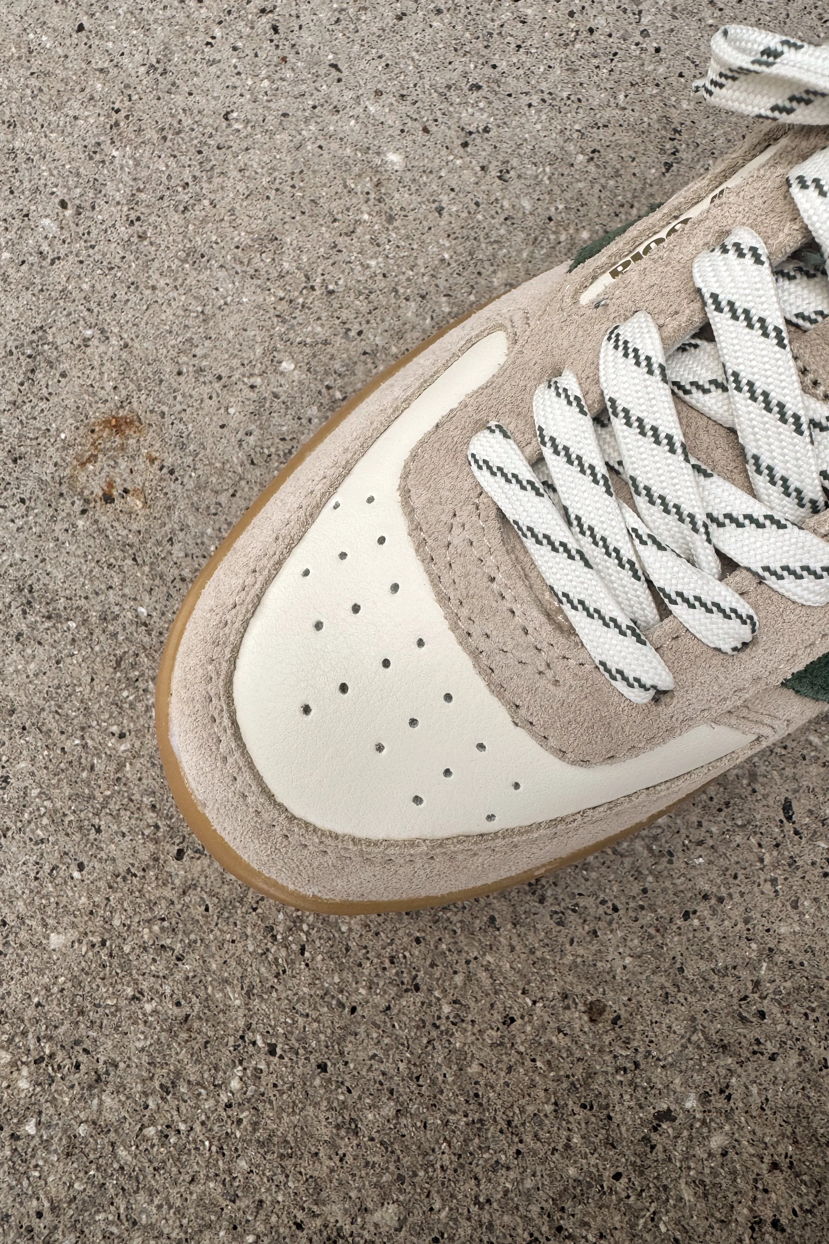 Gola Hawk Trainer Off White & Evergreen Sneaker - Image 7