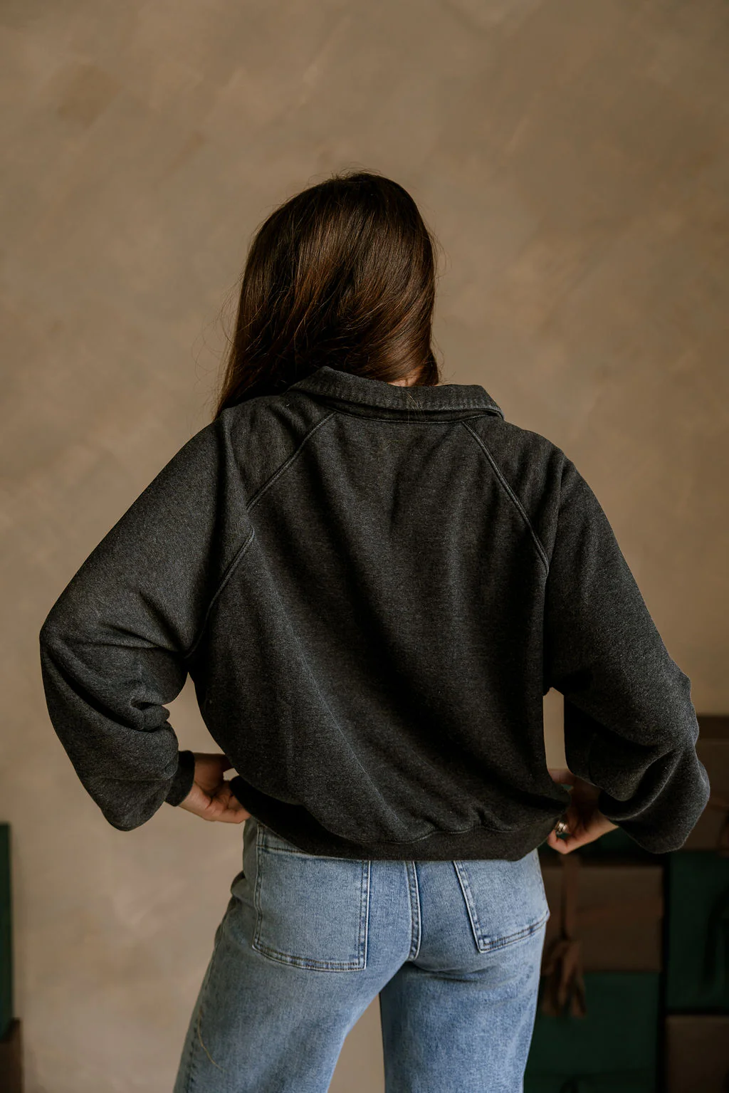Hannah Washed Black Collar Pullover - Image 10