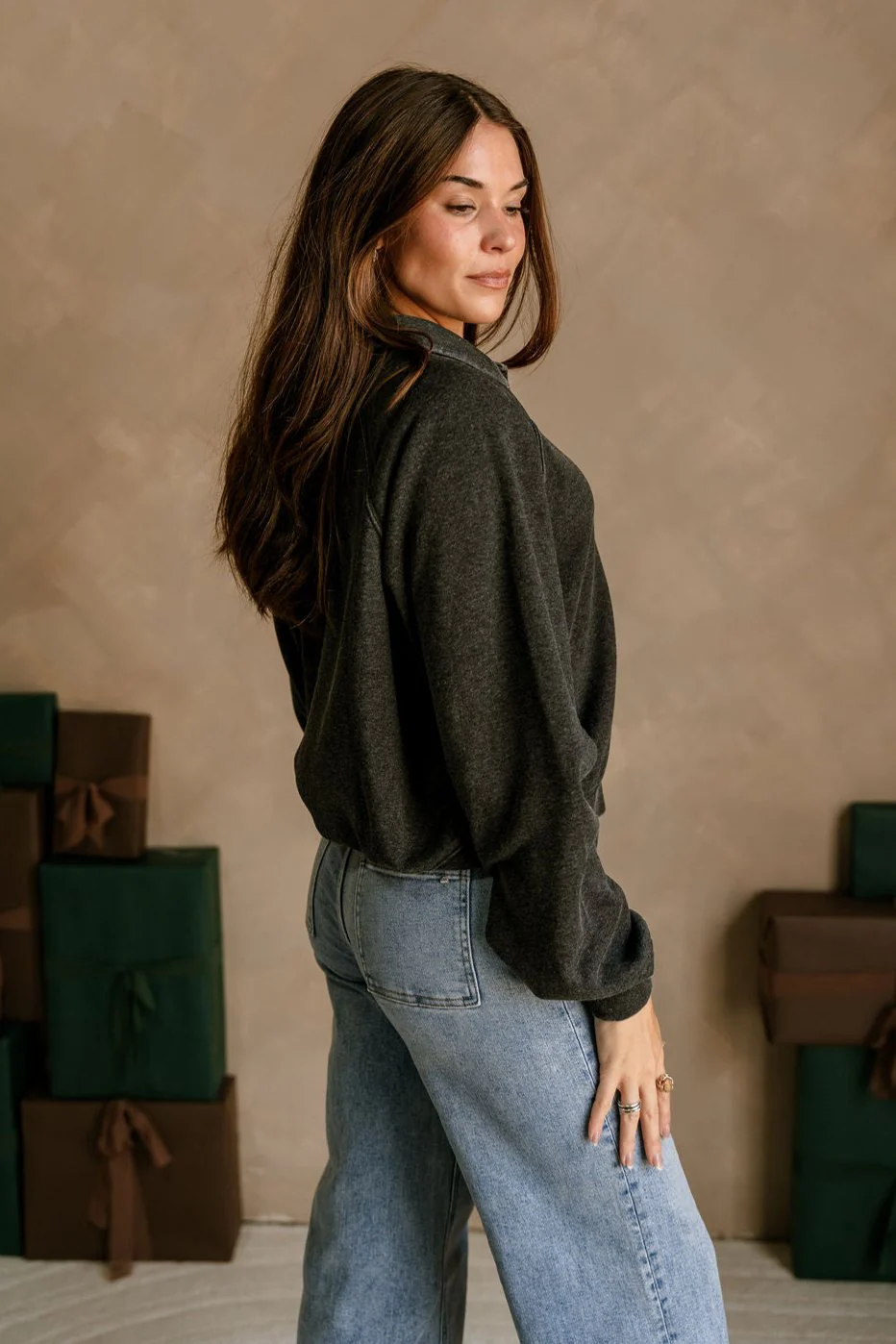 Hannah Washed Black Collar Pullover - Image 9