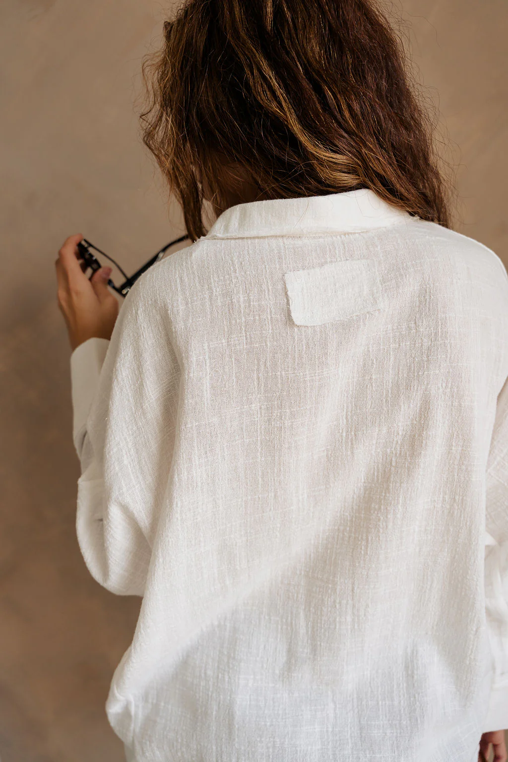 Hazel White Linen Button-Up Long Sleeve Top - Image 4