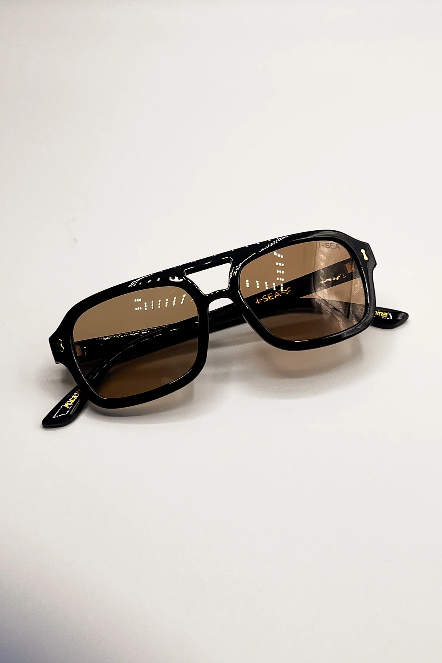 I-SEA: Royal Black & Brown Polarized Sunglasses - Image 2