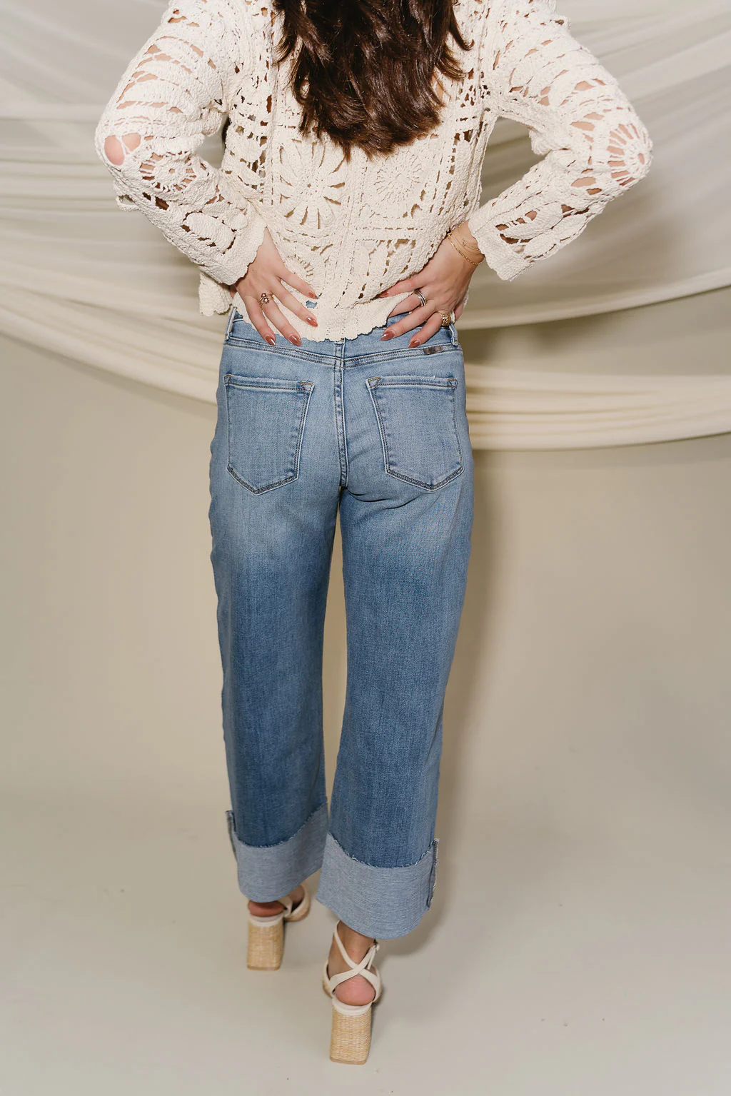 Kancan: Blake Medium Wash Cropped Cuff Hem Jeans - Image 4