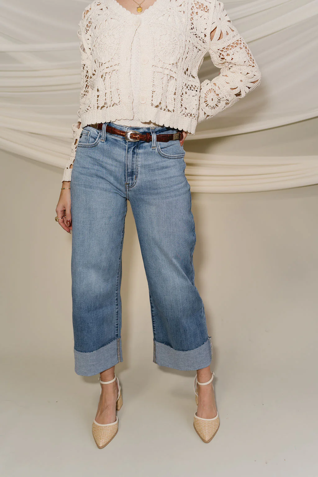 Kancan: Blake Medium Wash Cropped Cuff Hem Jeans - Image 5
