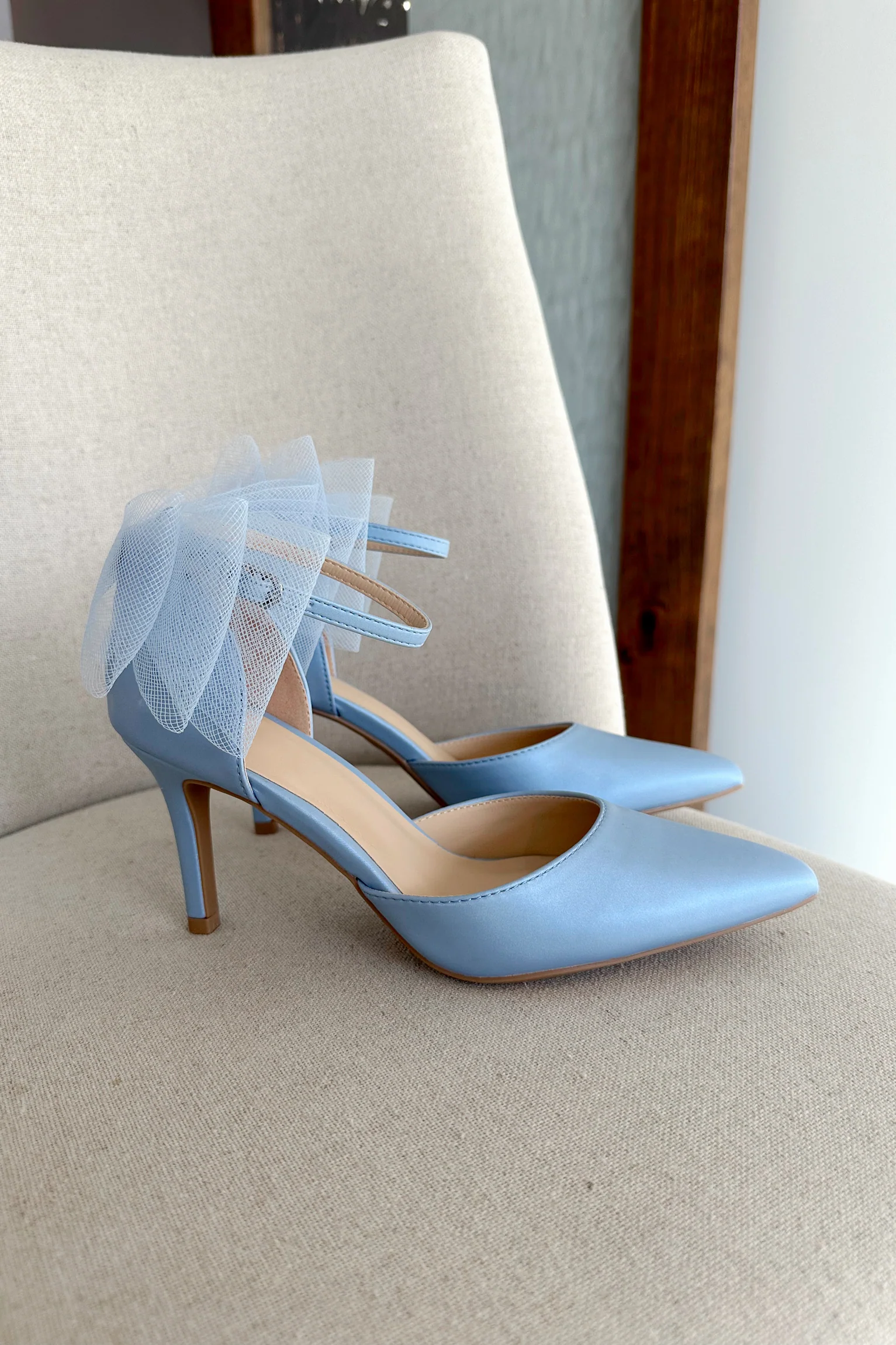 Karmen Blue Bow Pointed Toe Heel - Image 5