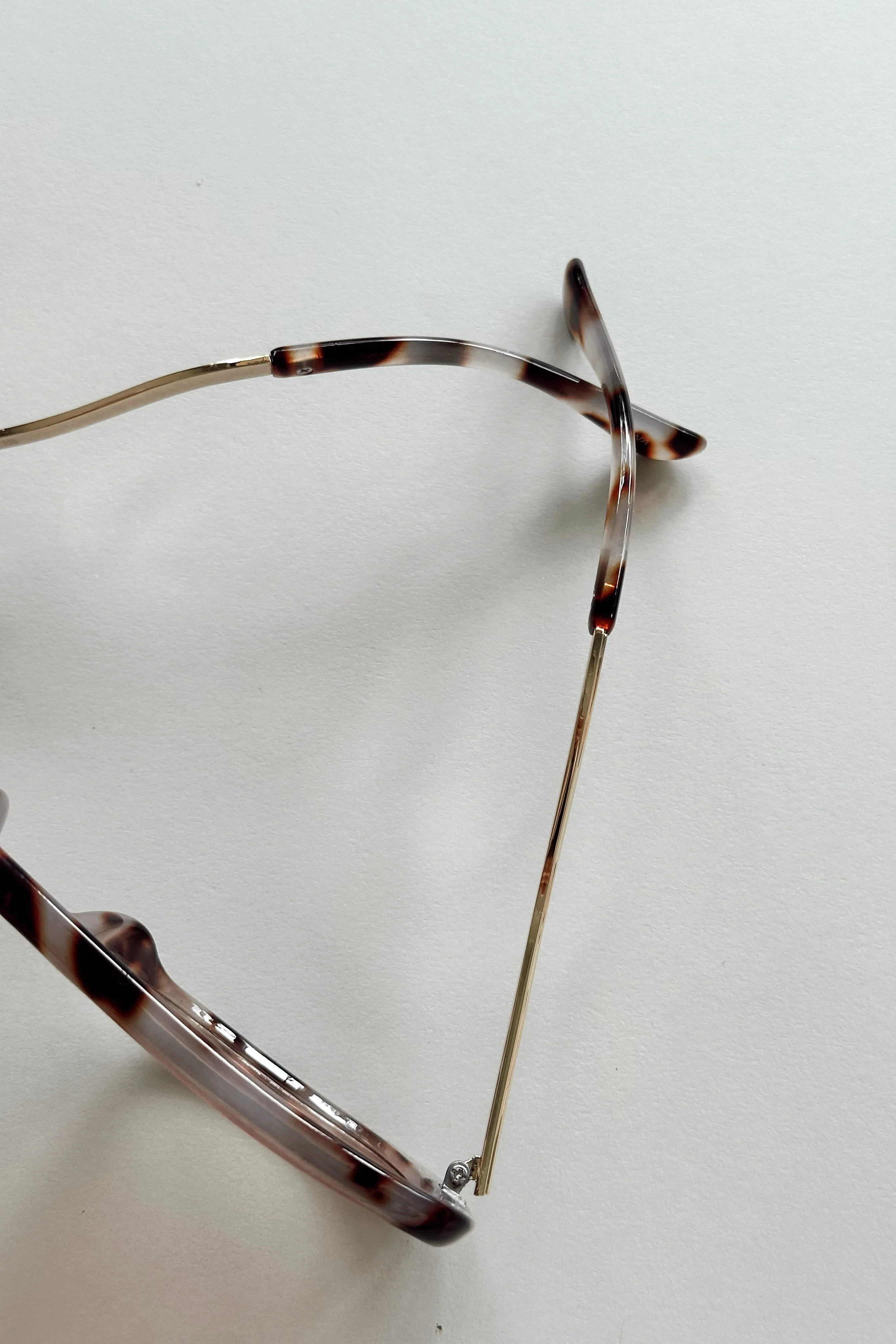 Kennedy Sunglasses in Light Tortoise - Image 3