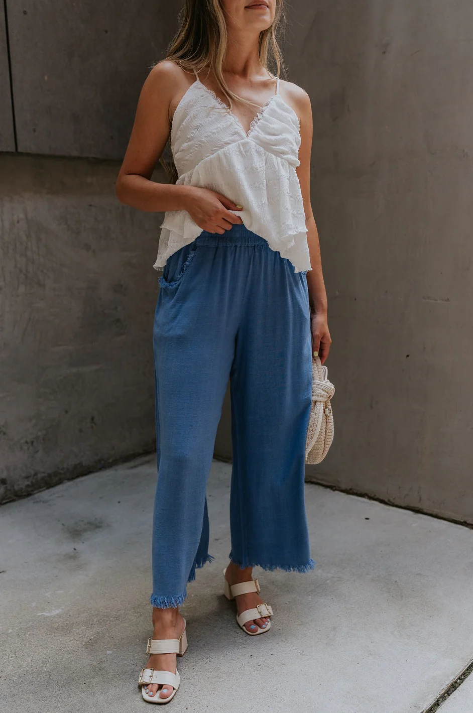 Leona Linen Fray Cropped Pants - Image 3