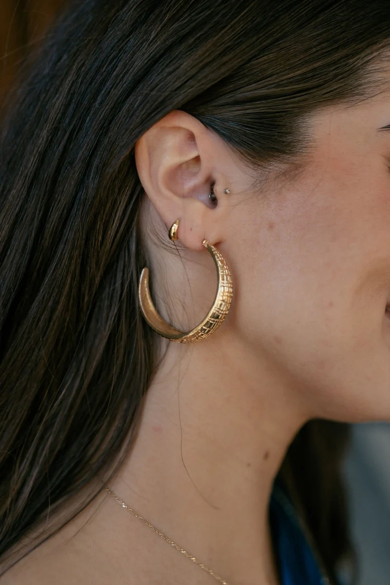 Lila Gold Textured Hoop