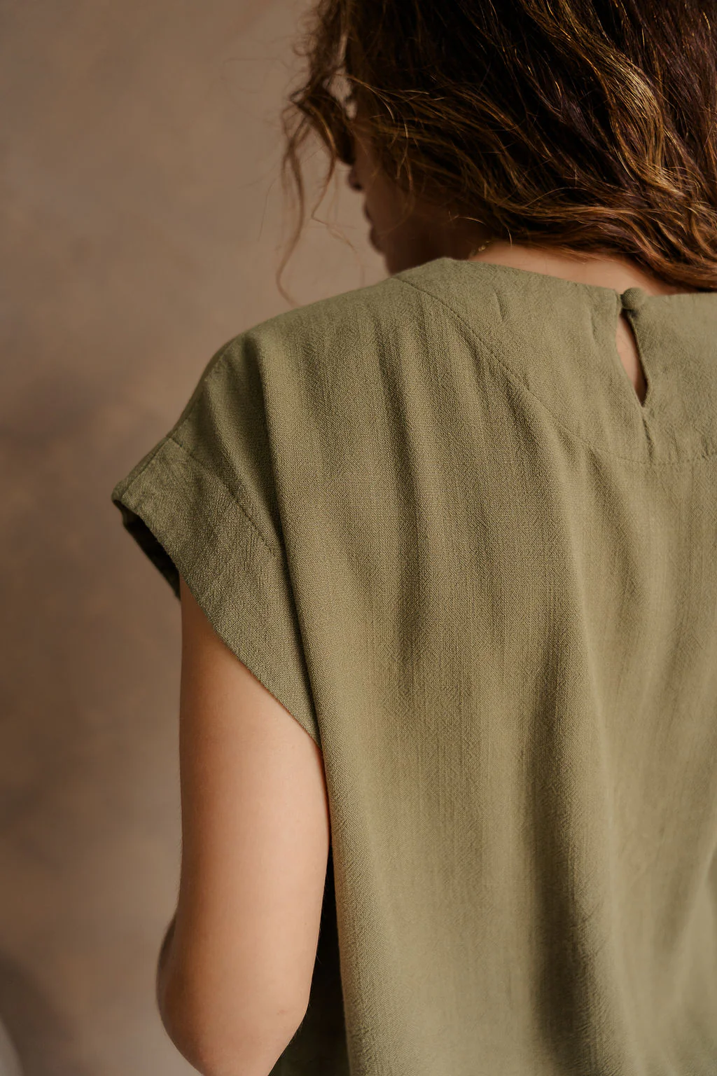 Liliana Olive & Cream Scallop Linen Top - Image 3