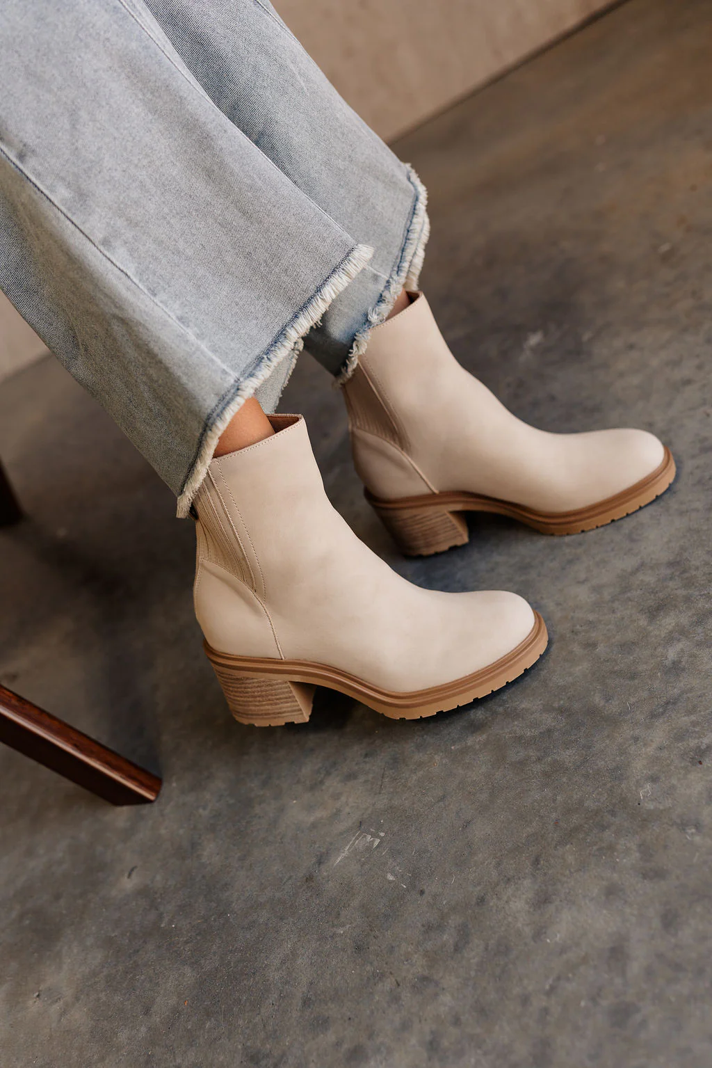 Megan Light Grey Boot - Image 3