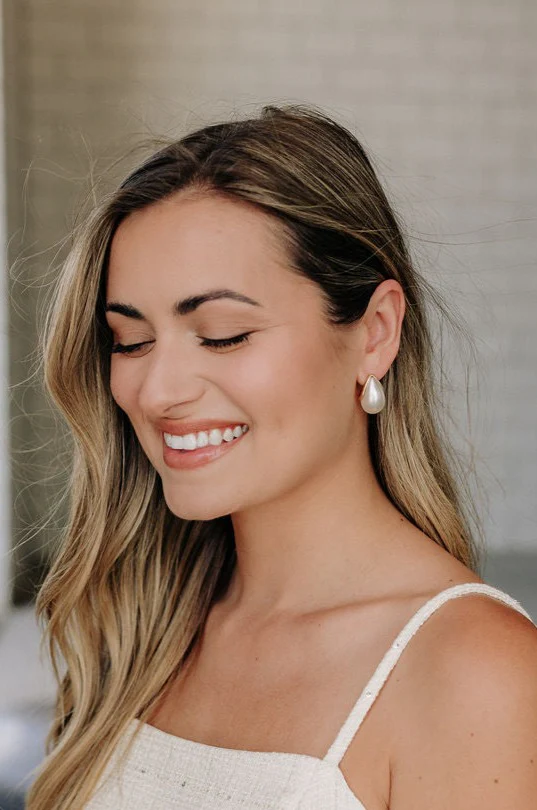 Meredith White & Gold Scoop Studs - Image 2