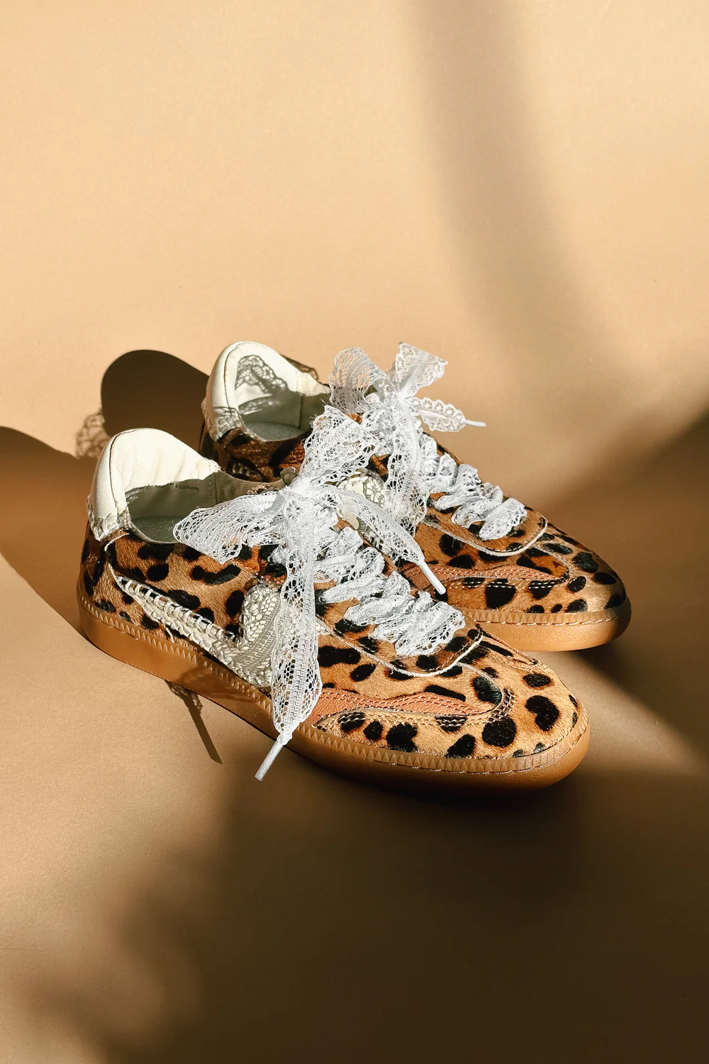 Off White Fancy Lace Shoe Laces - Image 2