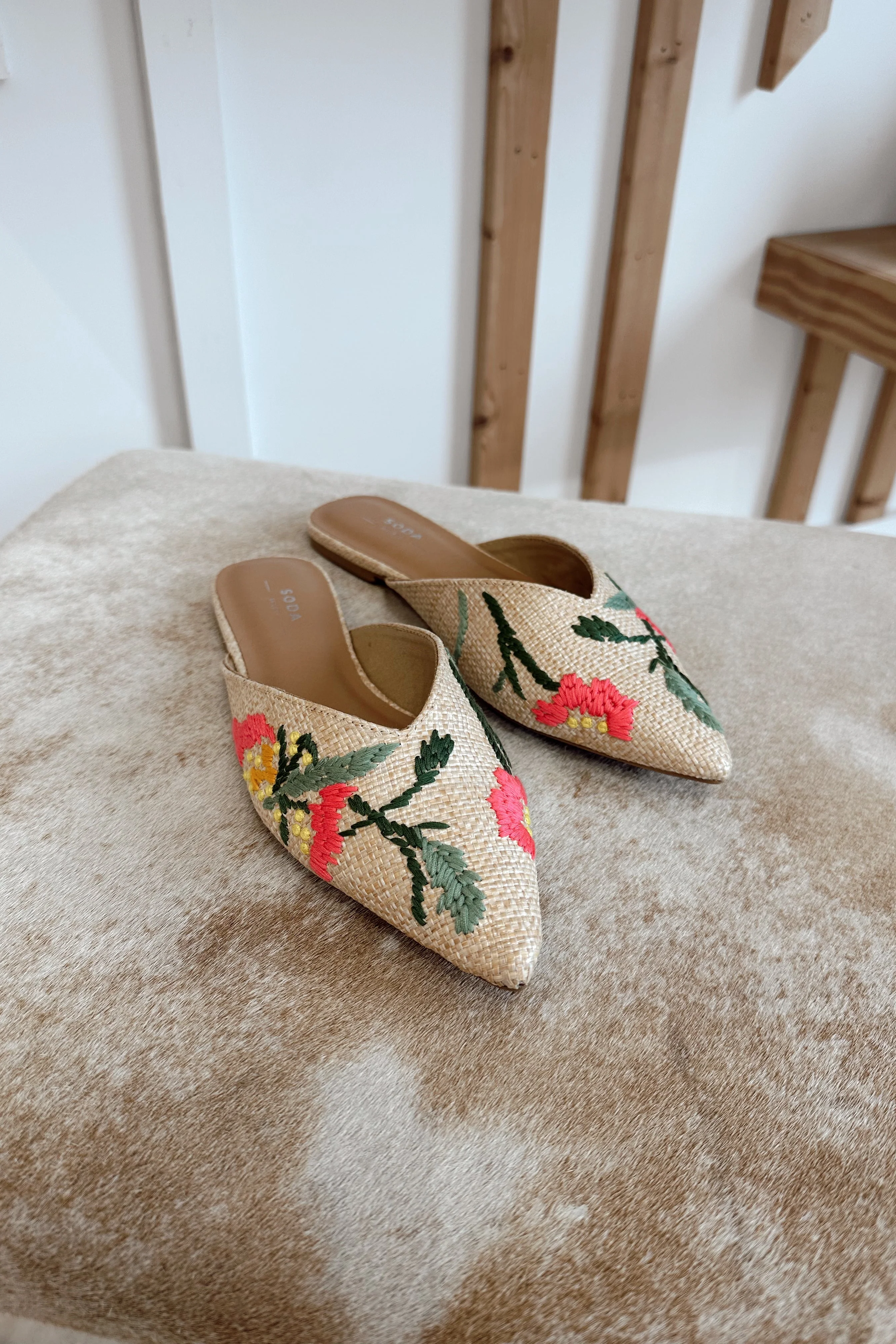 Poise Natural Multi Floral Pointed Toe Mule