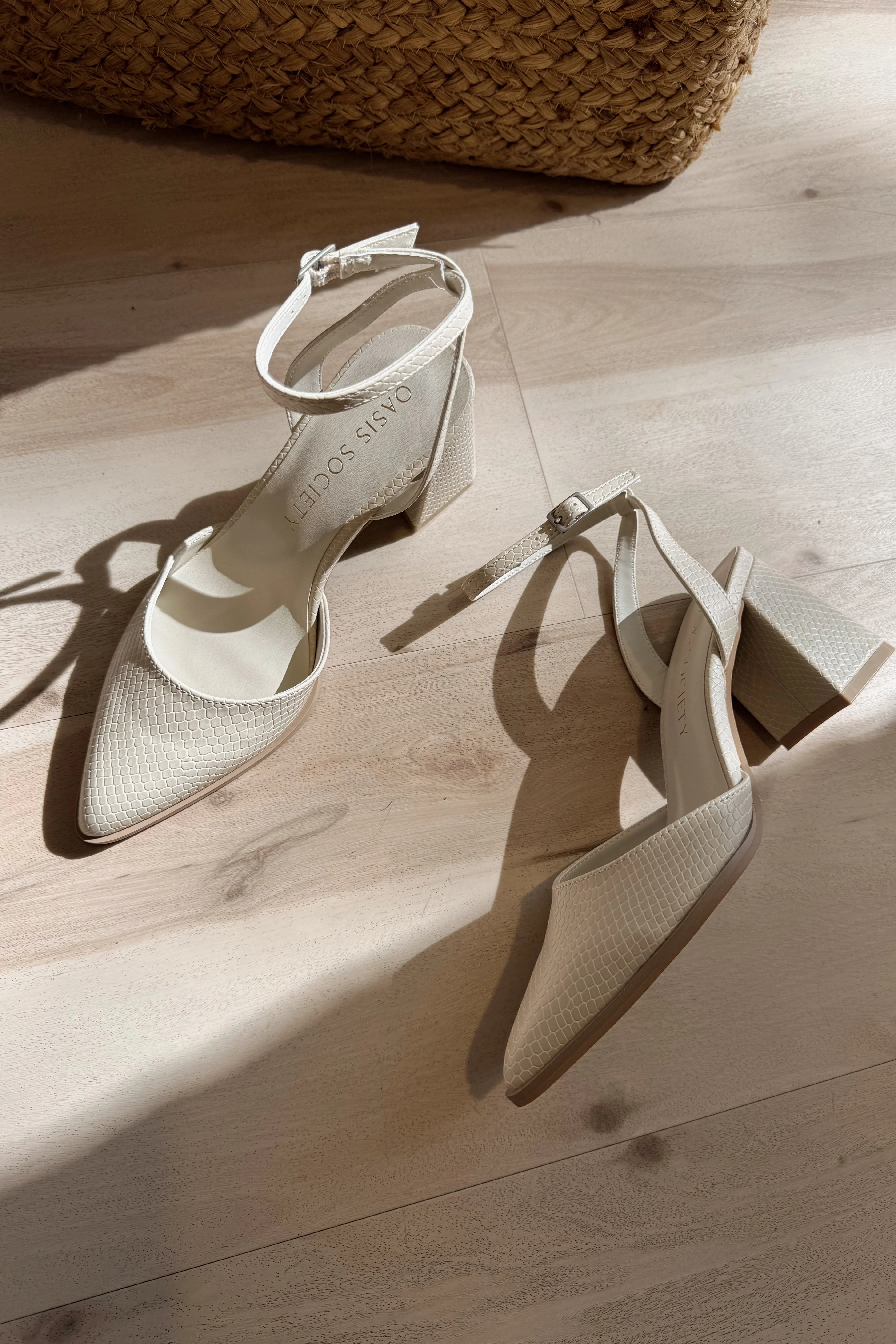 Princess Off White Snake Pointed Toe Heel