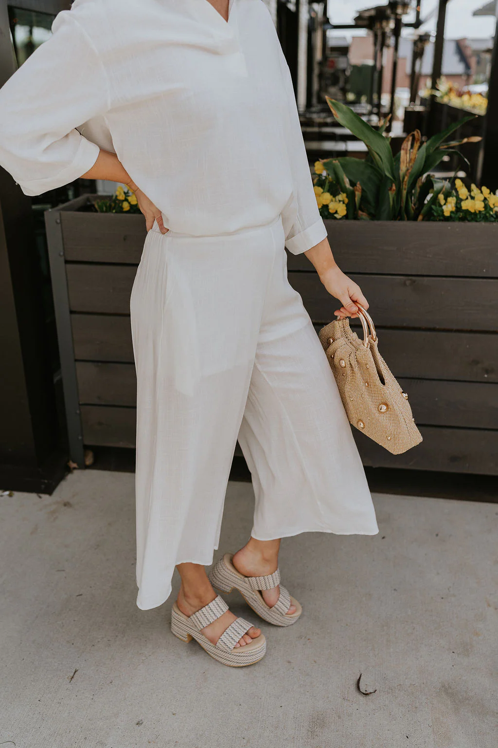 Rebecca Ivory Linen Cropped Pants - Image 4