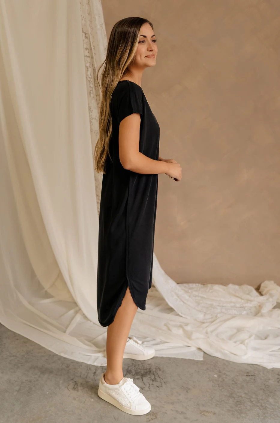Remy Black Short Sleeve Midi Dress - Image 3