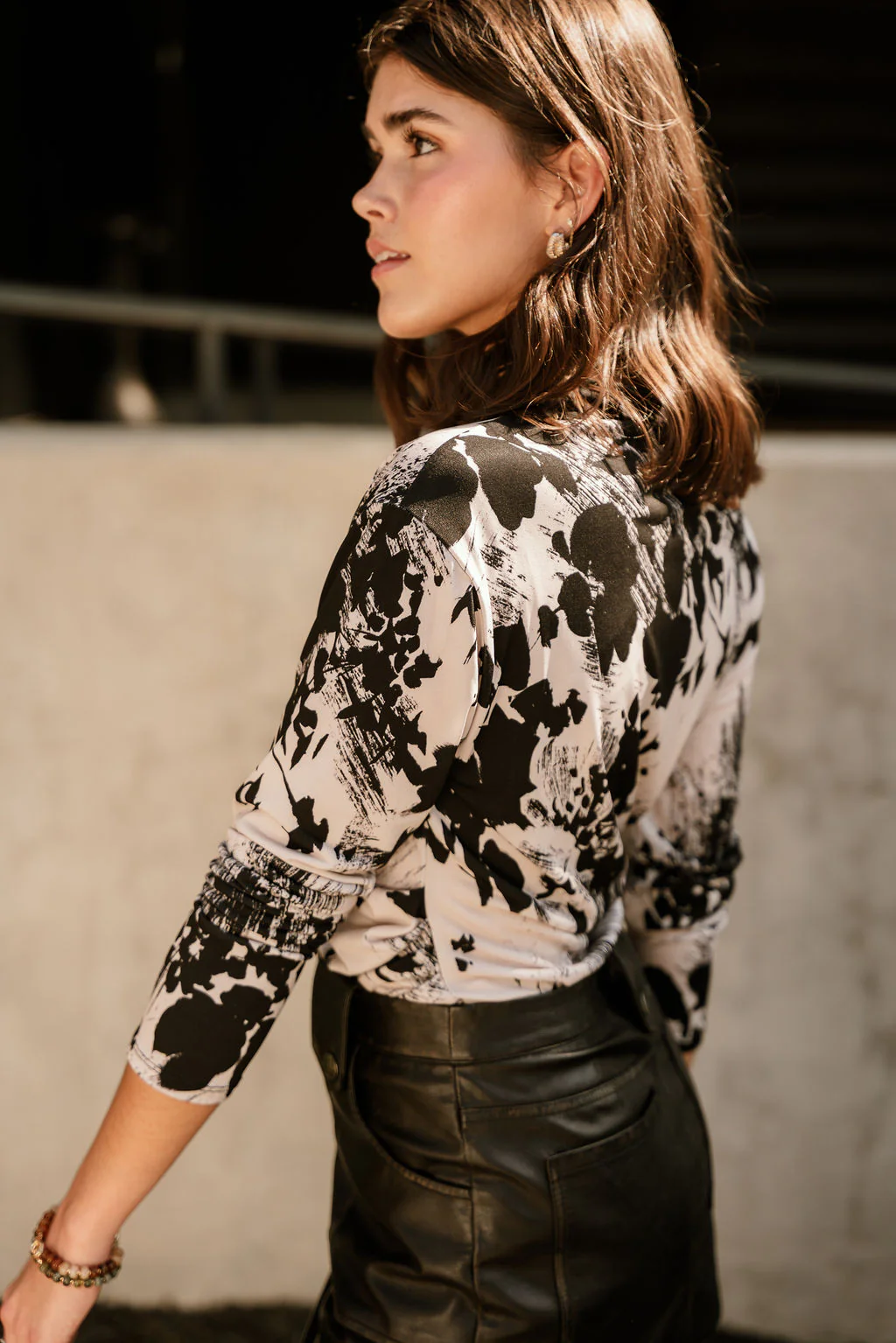 Reya Taupe & Black Floral Ruched Top - Image 5