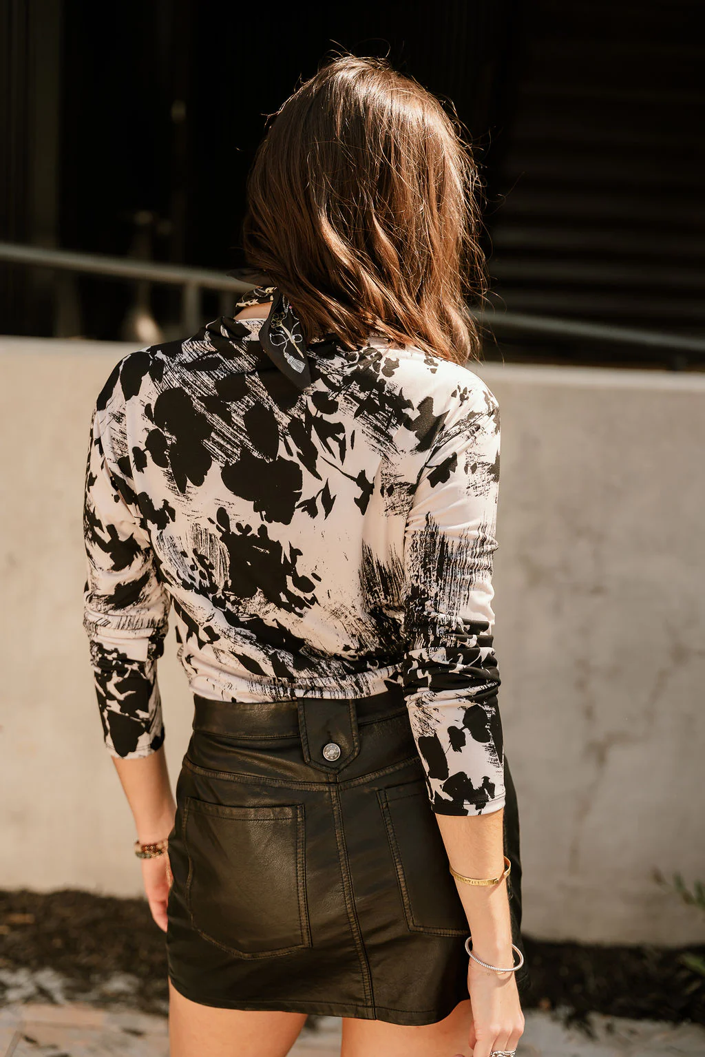 Reya Taupe & Black Floral Ruched Top - Image 7