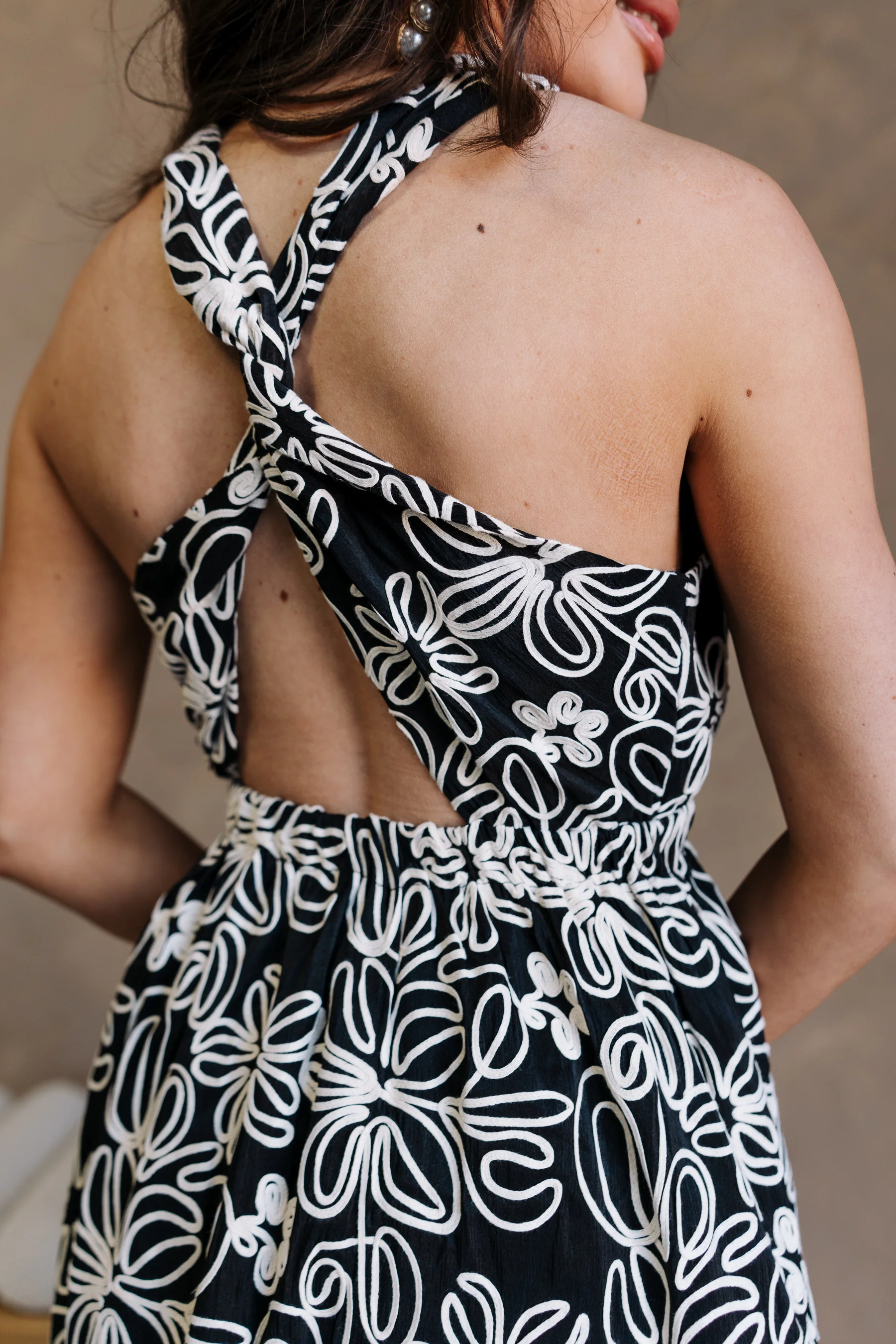 Rima Black & Cream Floral Halter Midi Dress - Image 9