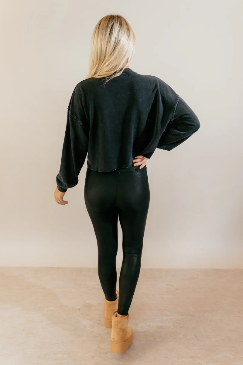 River Black Cropped Sweatshirt - Image 8